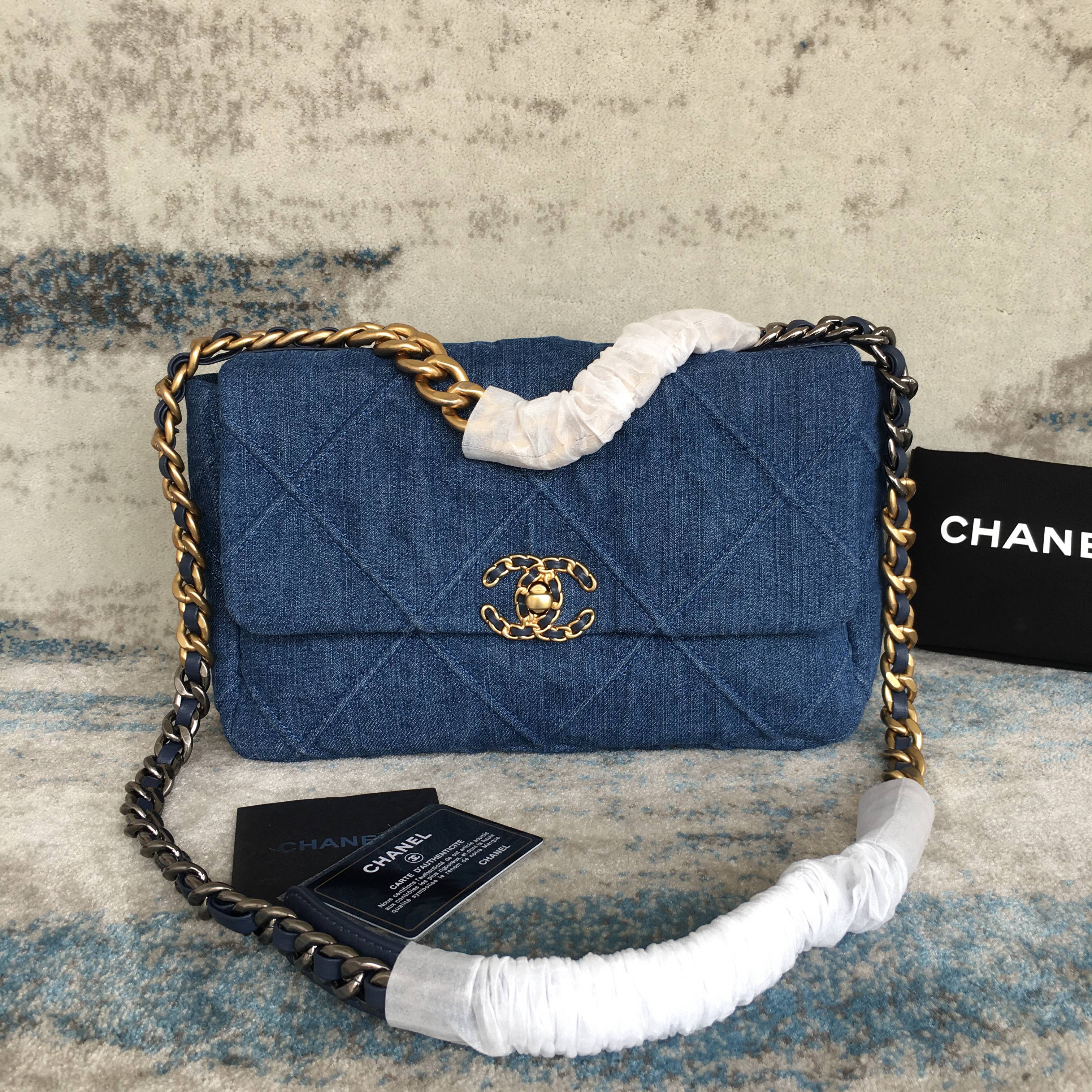 CHANEL 19 LARGE HANDBAG AS1161