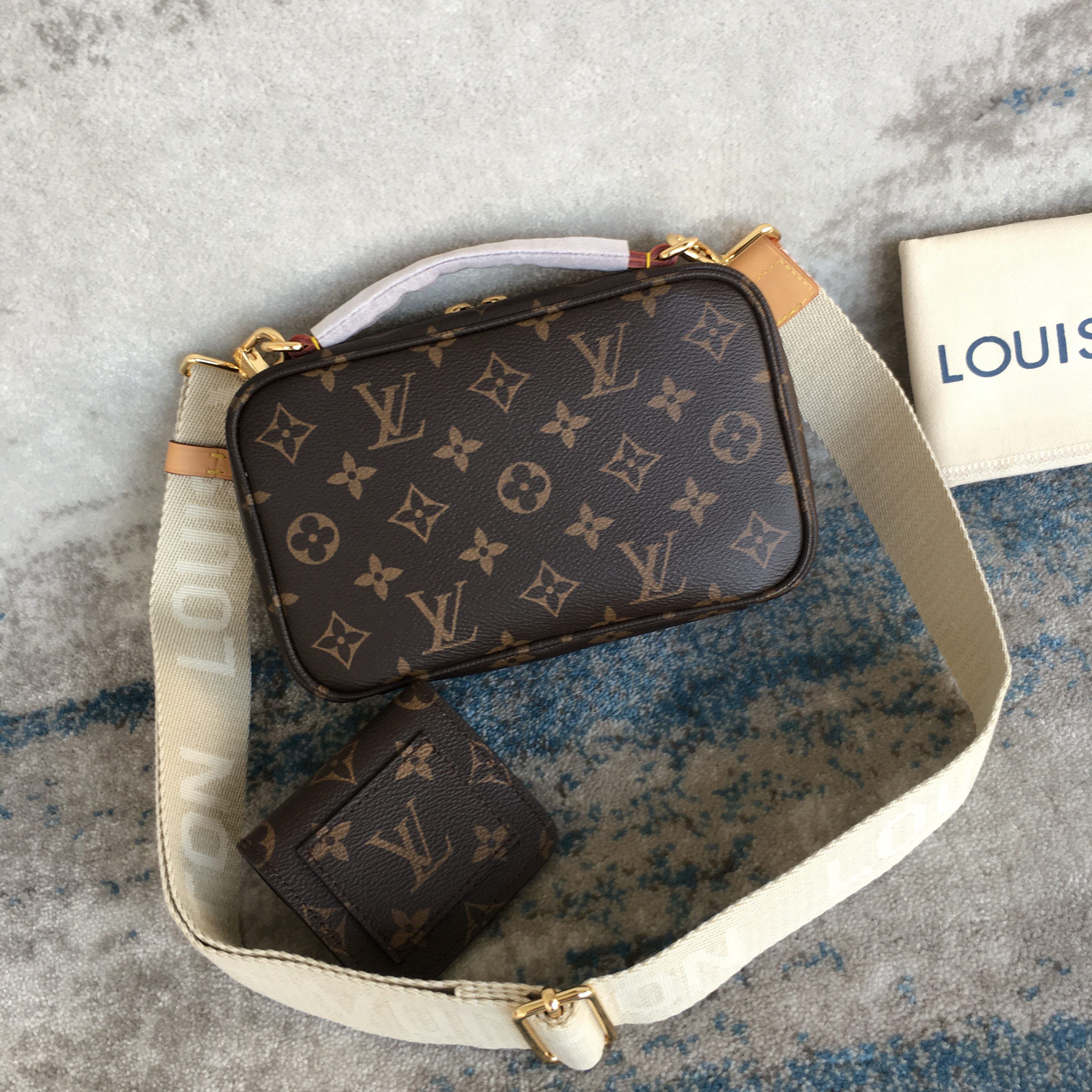 LV UTILITY CROSSBODY M80446