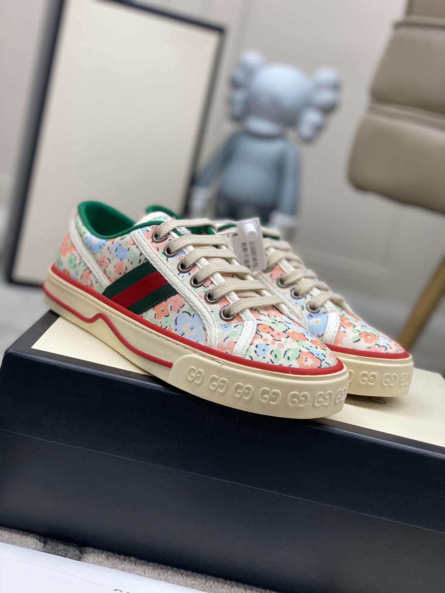 Gucci shoe193