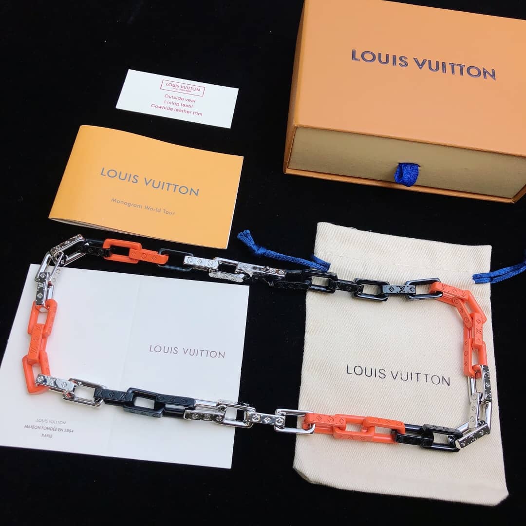 Knockoff Louis Vuitton Logo Necklace