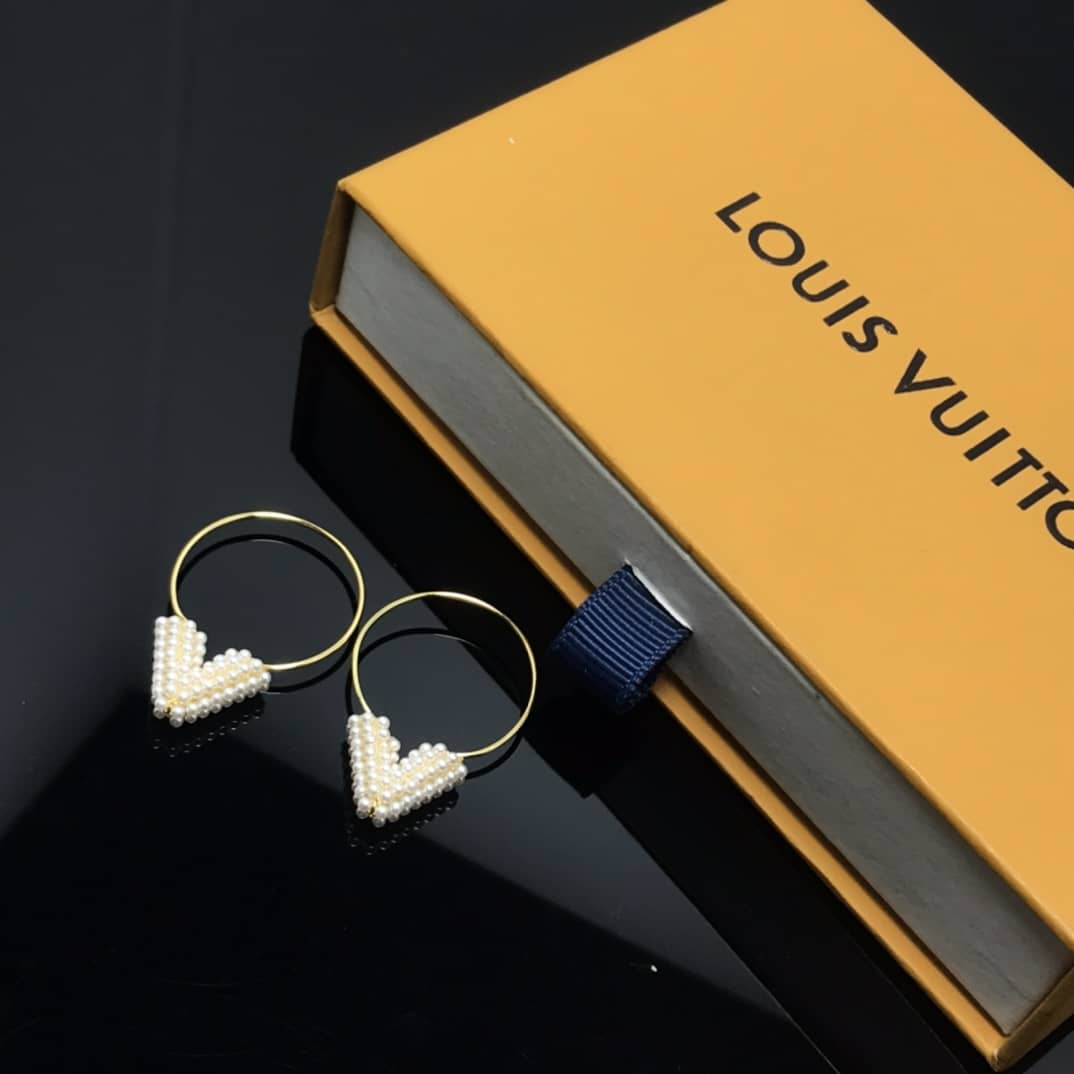 Wholesale Louis Vuitton Logo Earrings