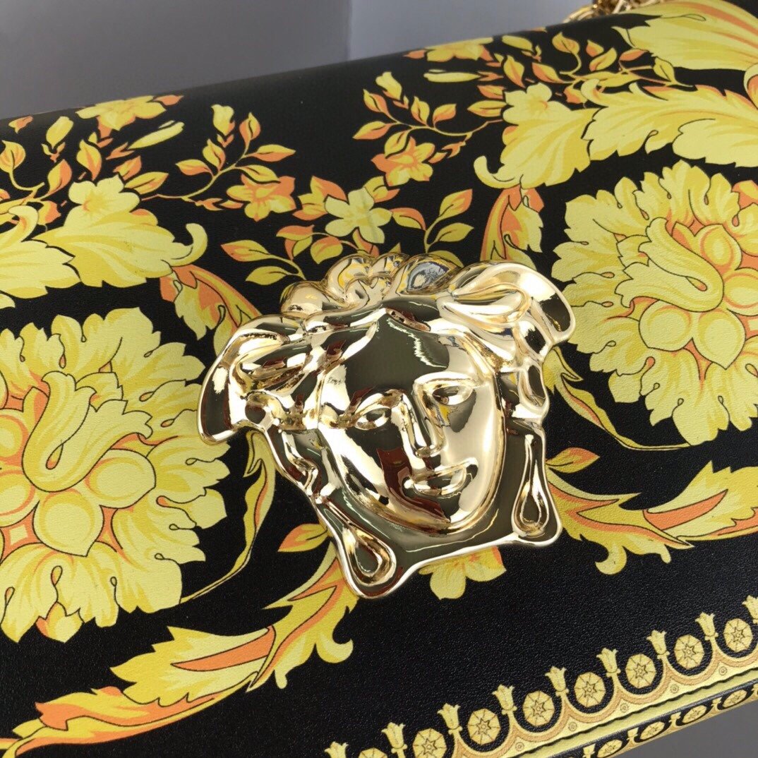 Versace AAA Quality Messenger Bags For Women #780619