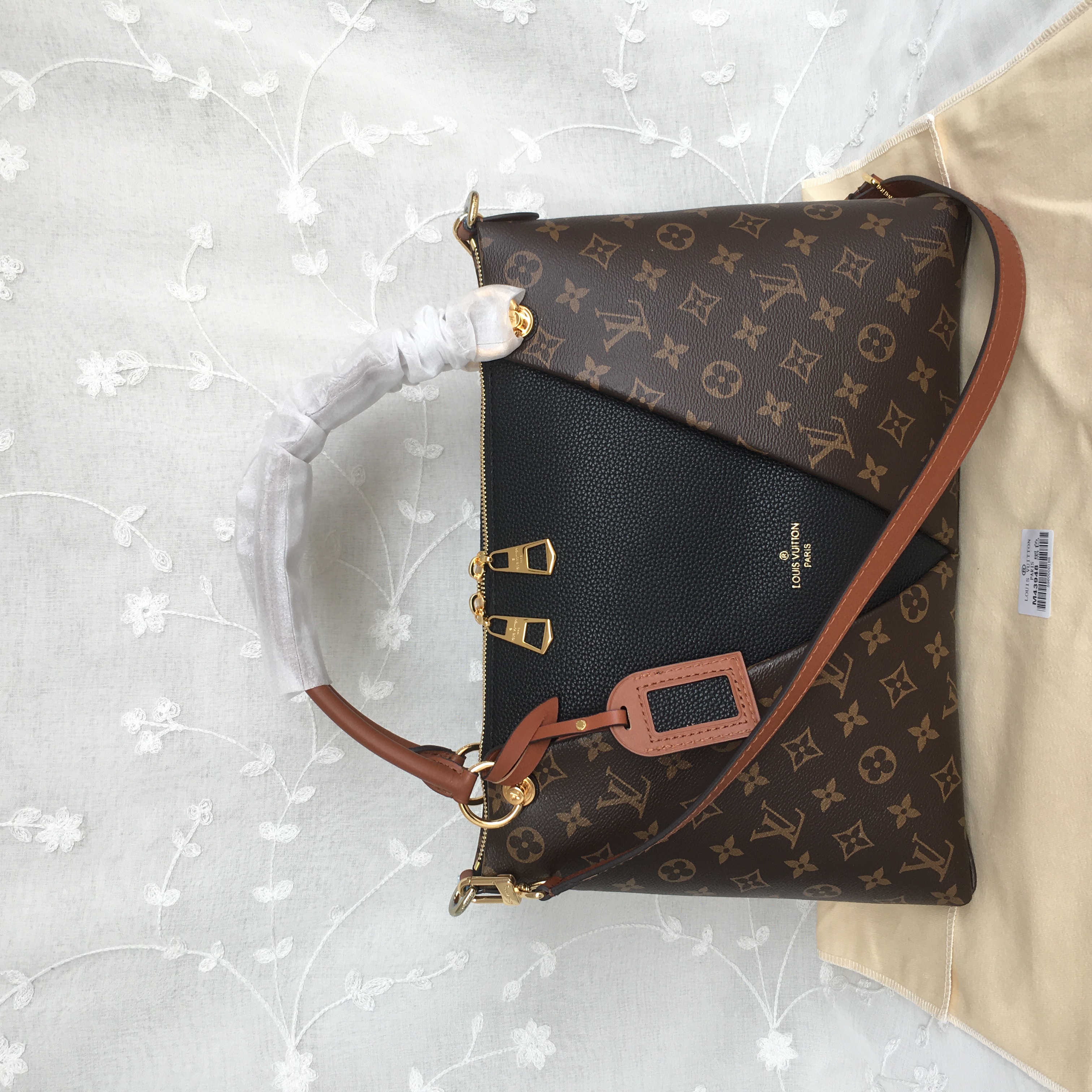 LV TOTE MM M43949