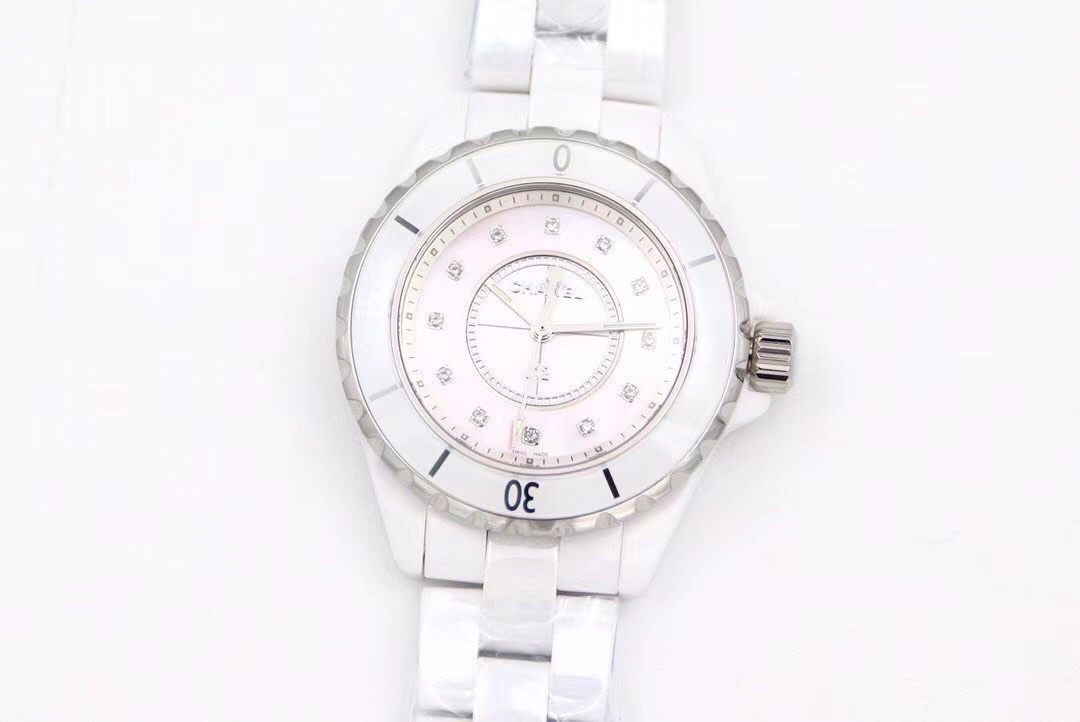 Chanel J12 series H5704 watch