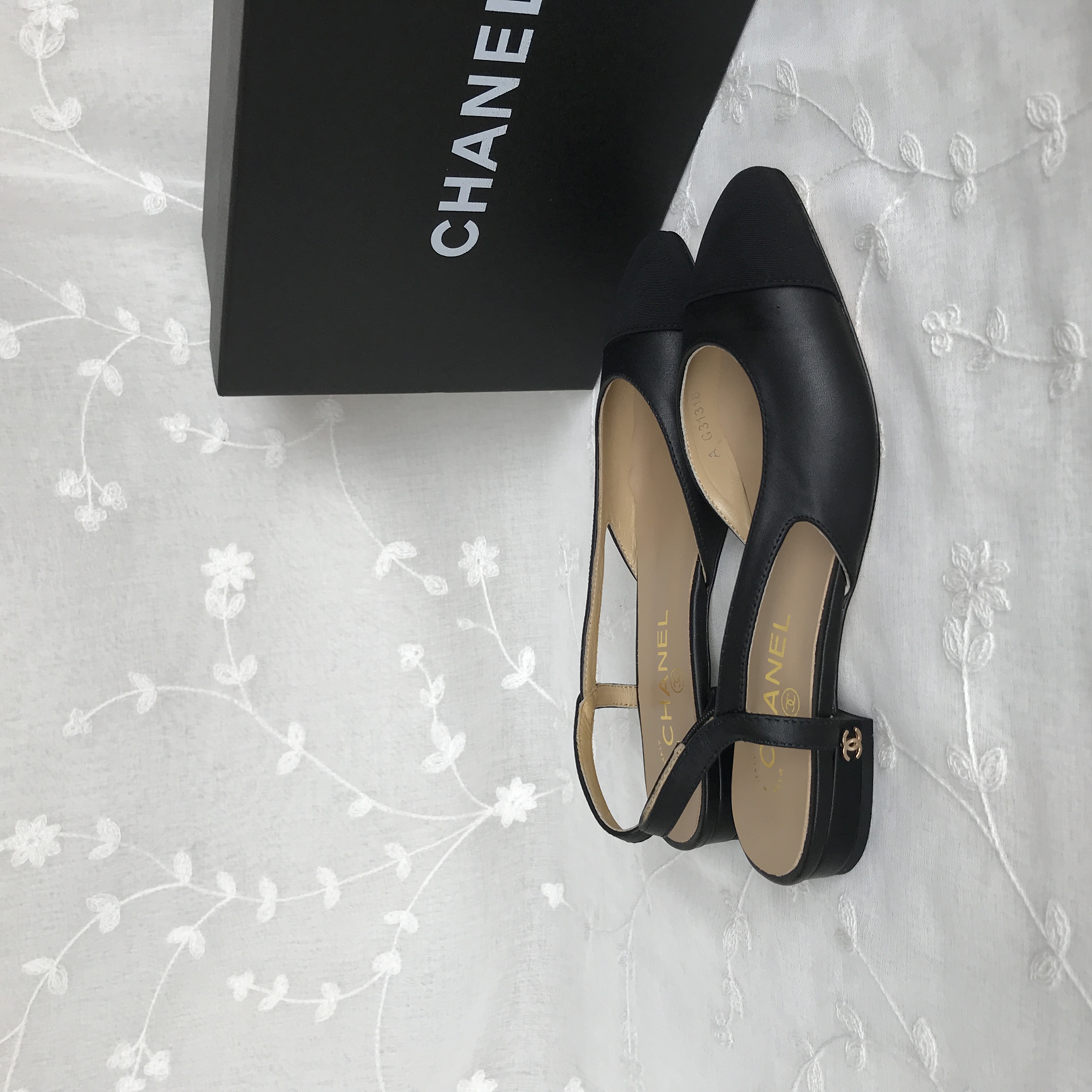 CC Flat sandals 433861