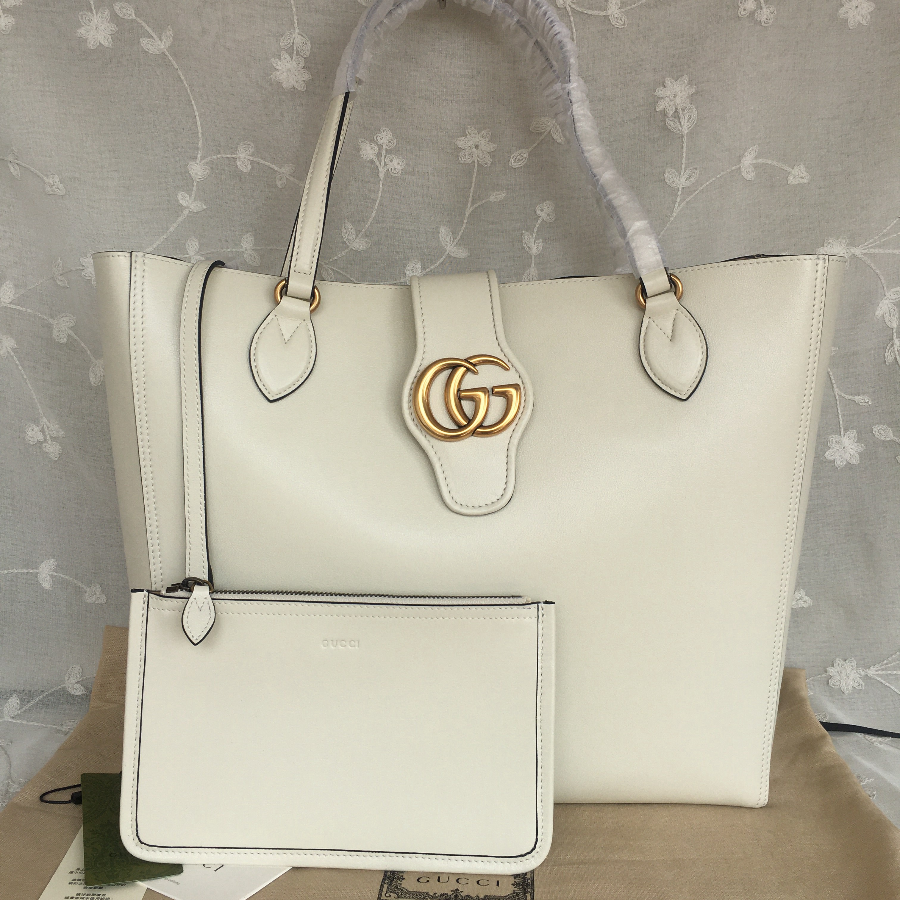 GUCCI Medium tote with Double G 649577