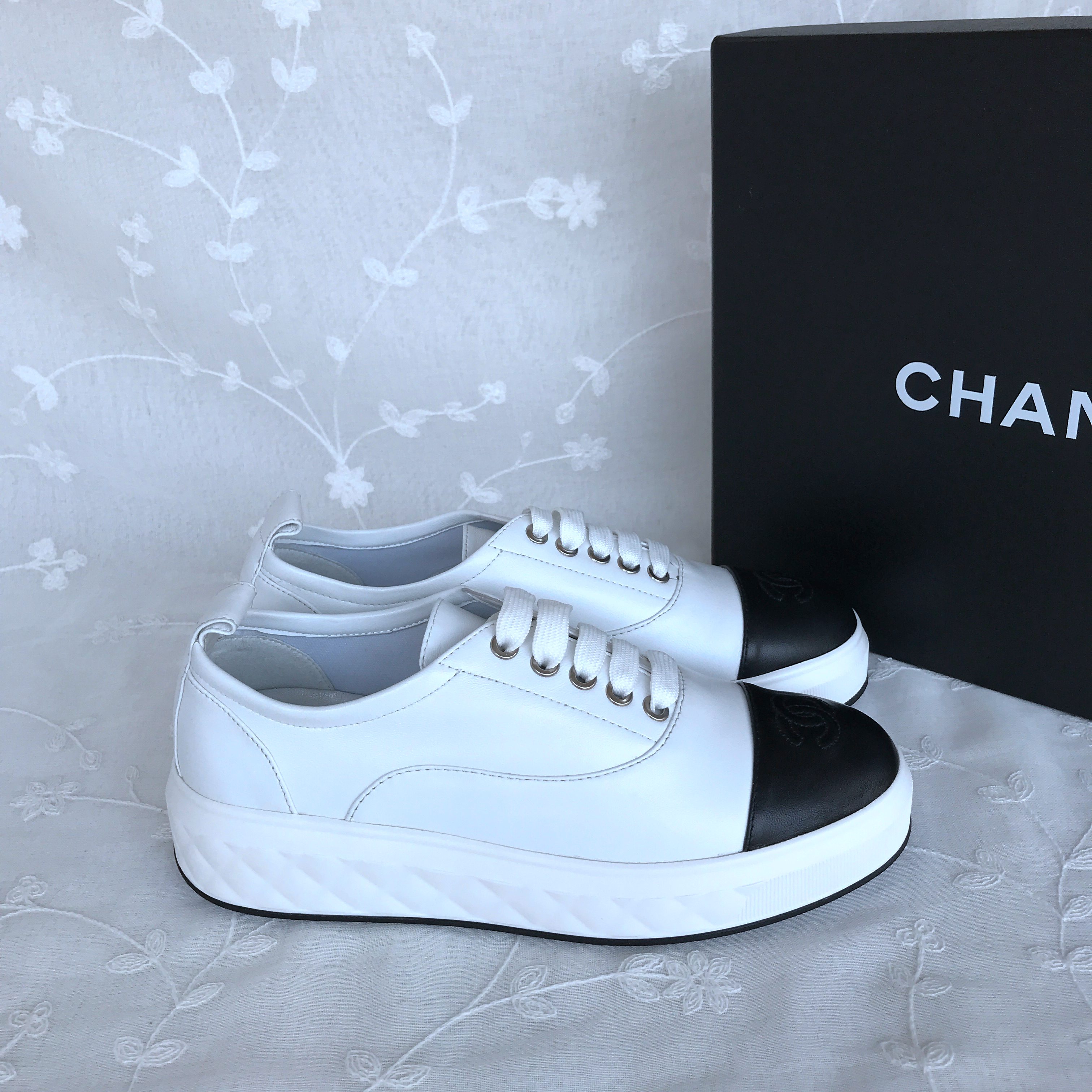 Chanel Casual Shoes 832522