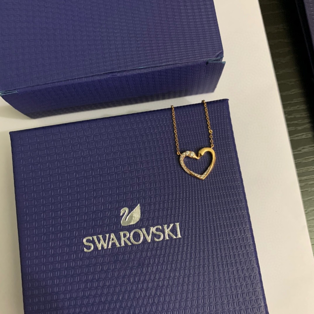 SWAROVSKI KISSING SWANS series necklace