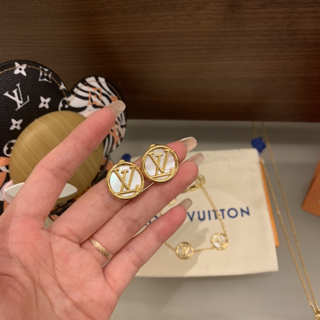 Bracelet jewelry earrings three-piece set