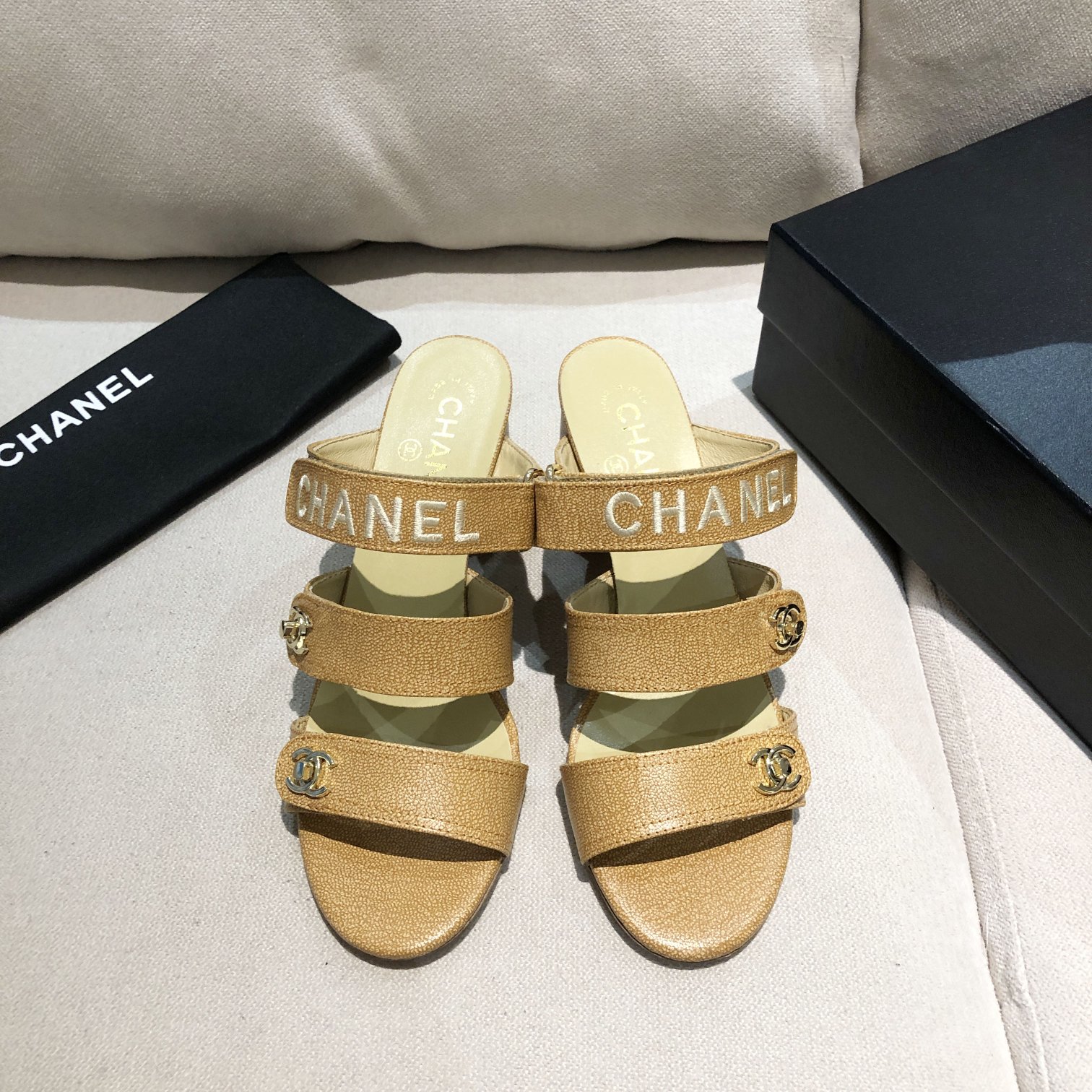Chanel Shoes351