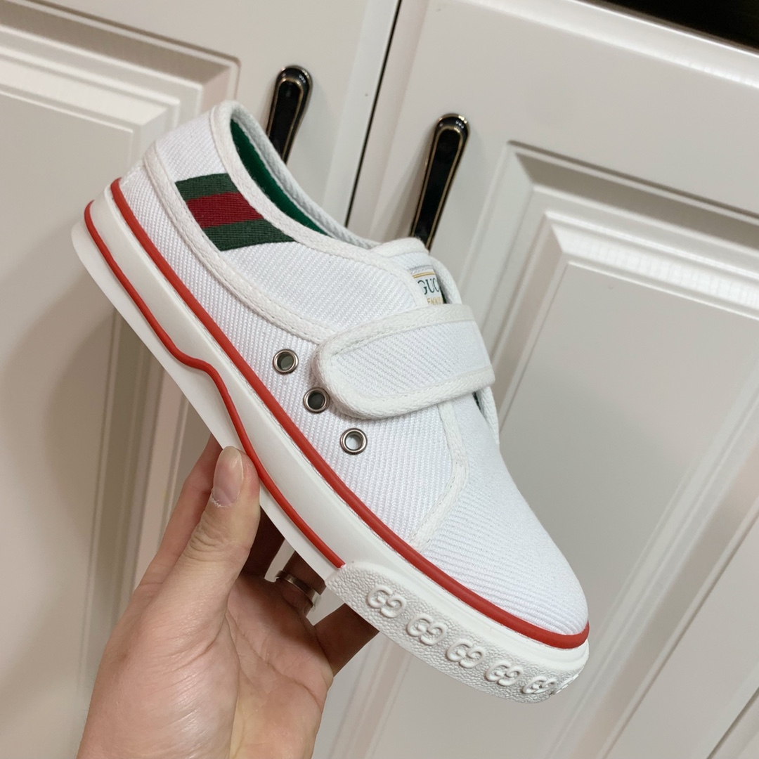 Gucci shoe114