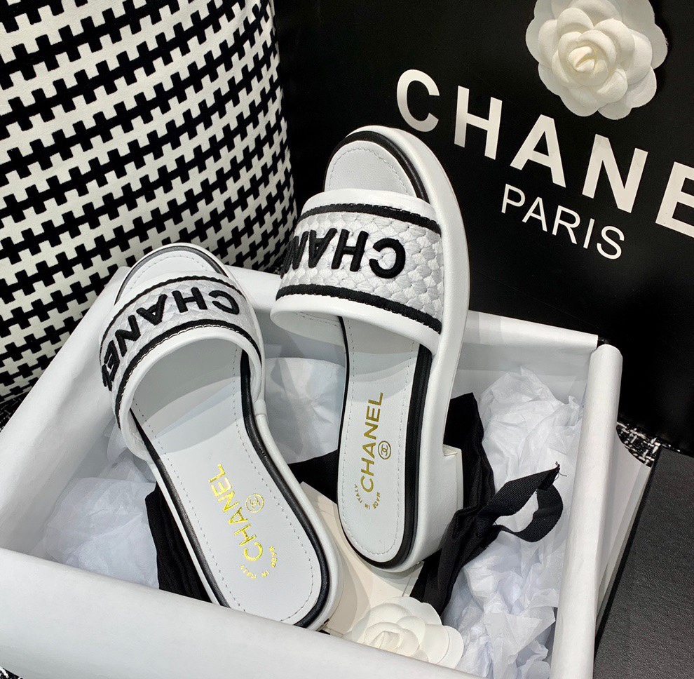 Chanel Shoes337