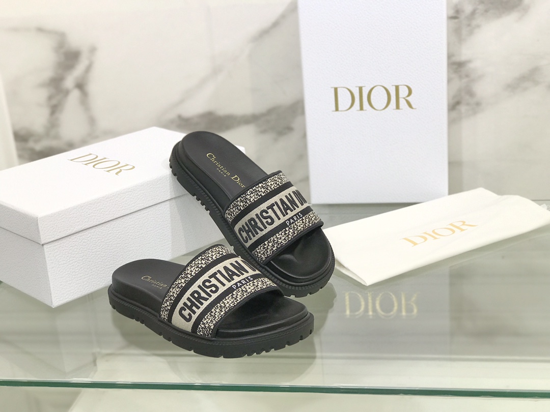 Dior shoes39