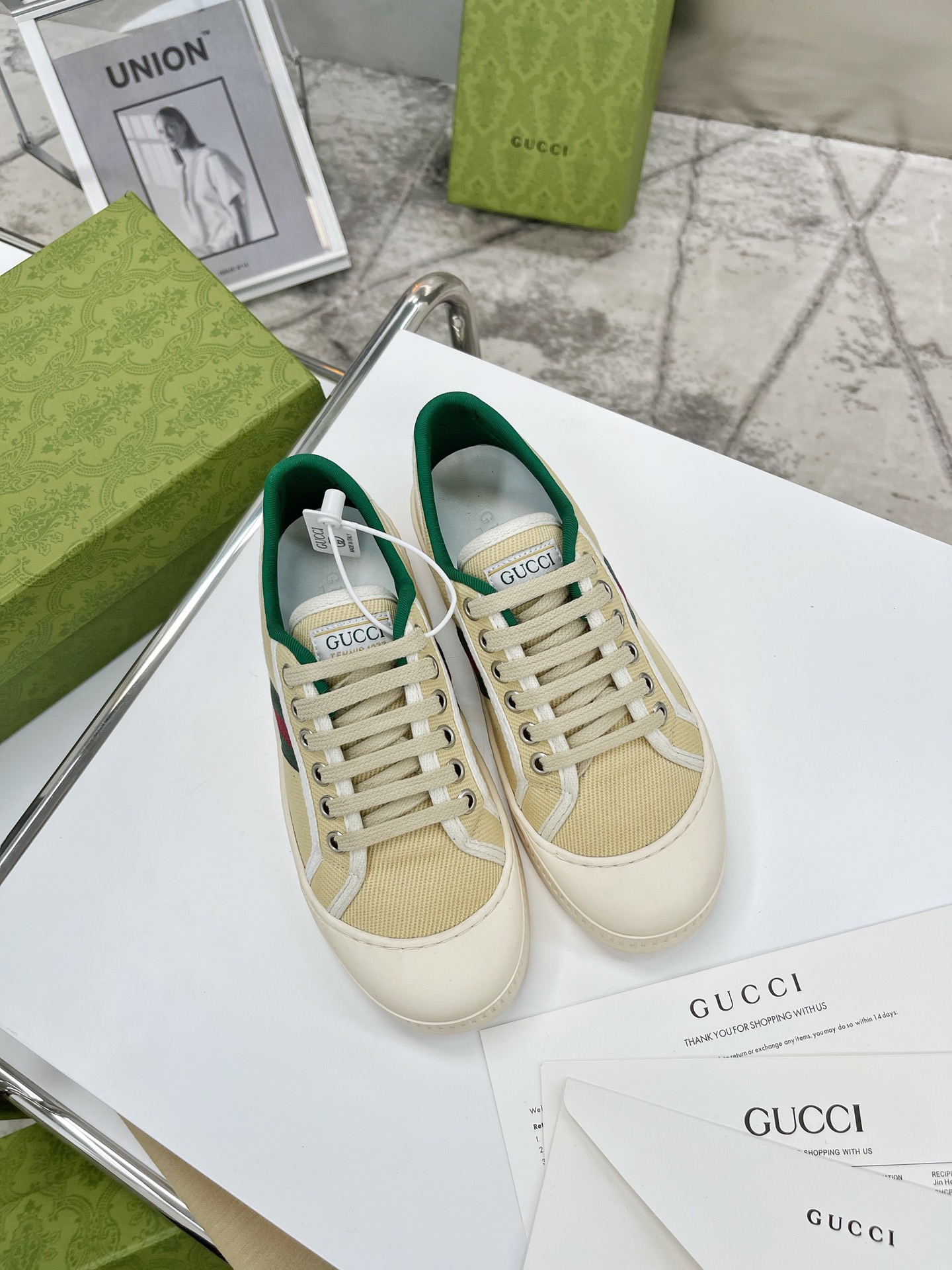 Gucci shoe172