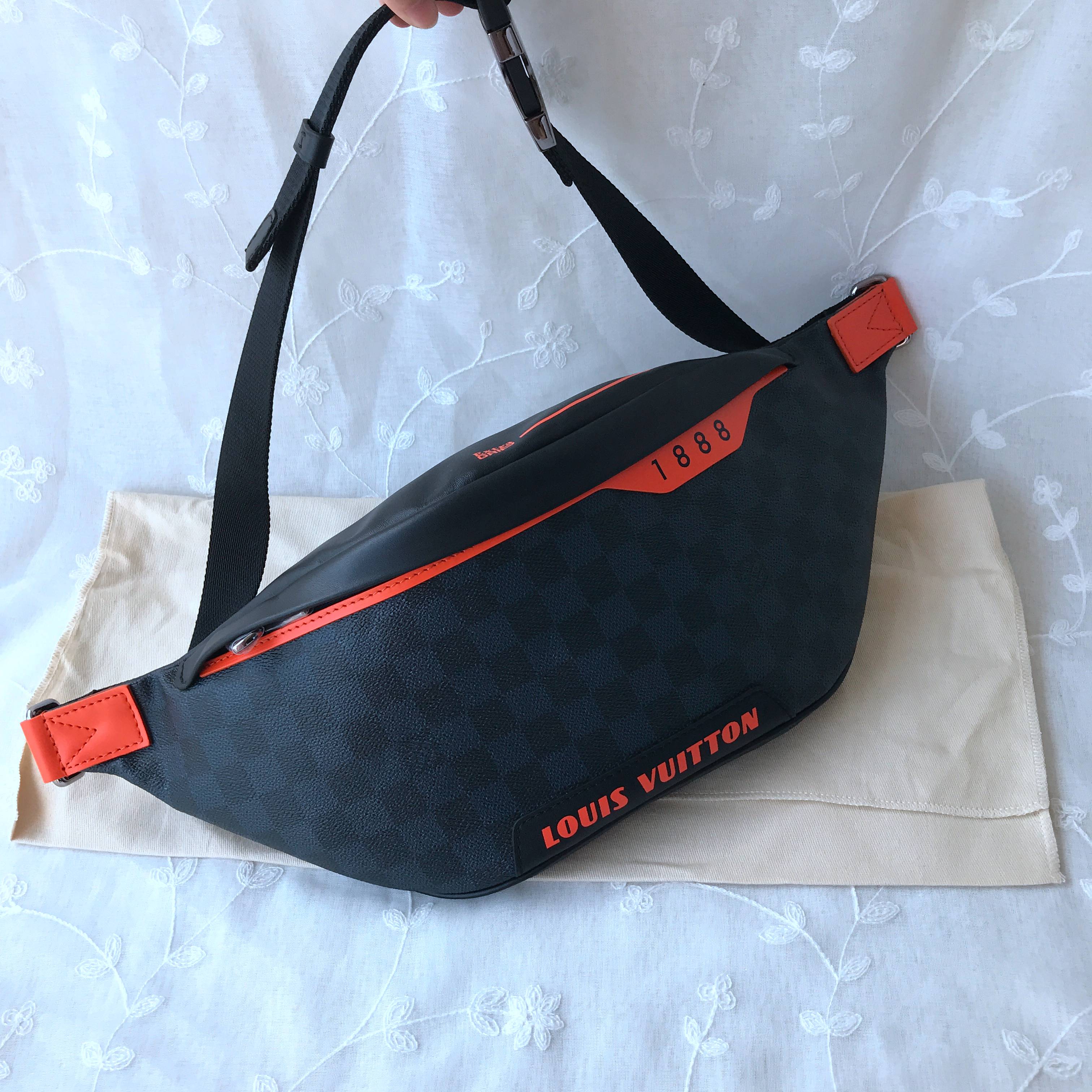 LV BUMBAG M40161