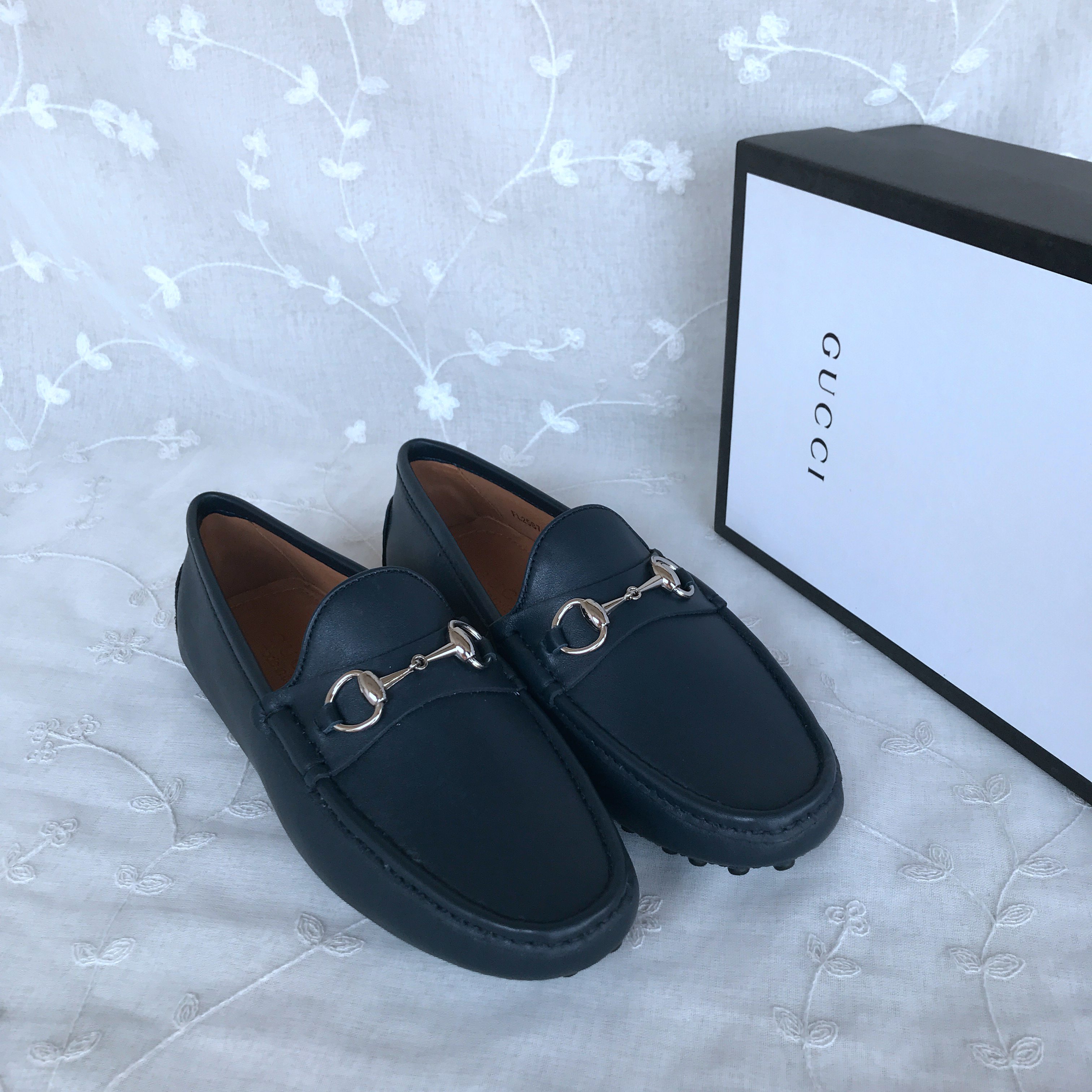 Gucci Love shoes 848932