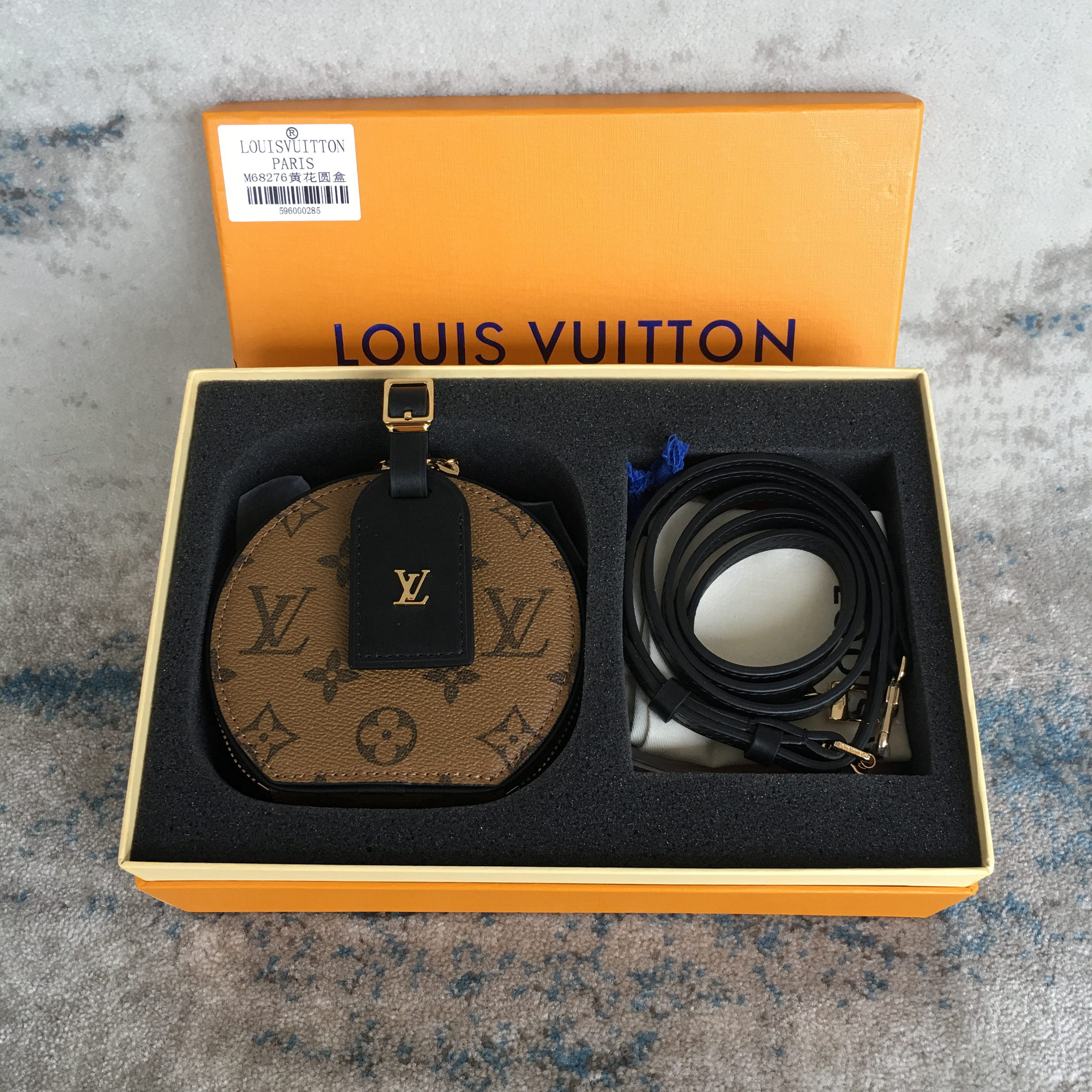 LV MINI BOITE CHAPEAU M68276