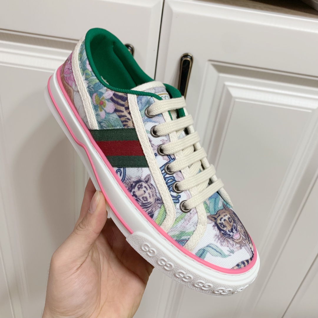 Gucci shoe81