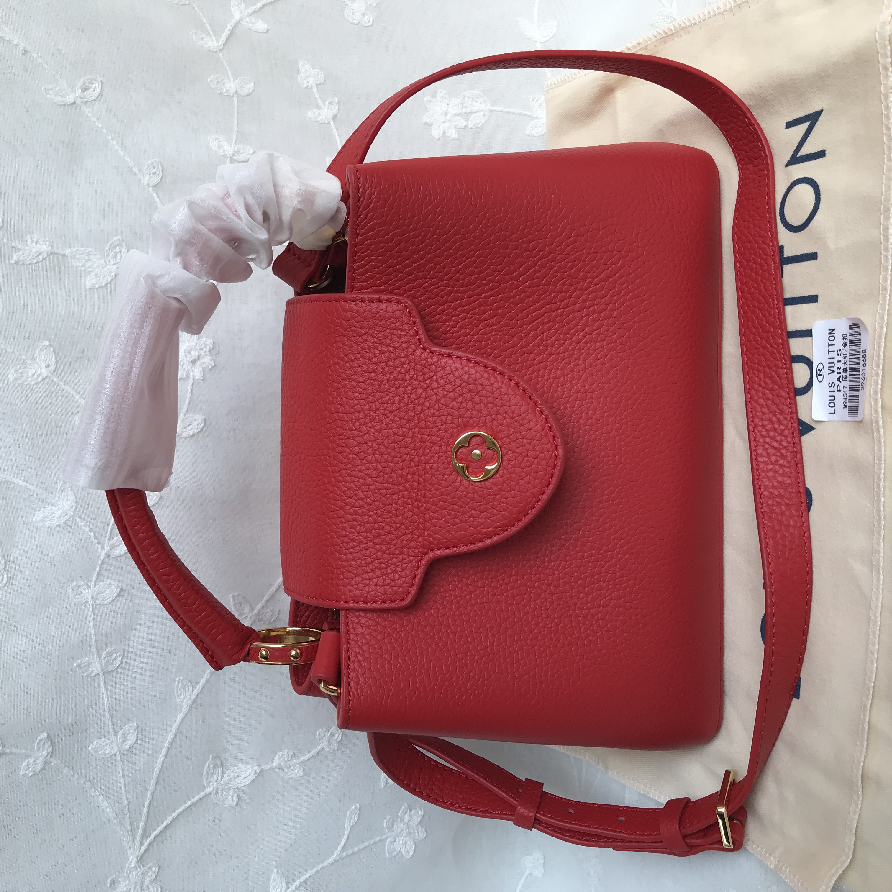 LV CAPUCINES BB M94517