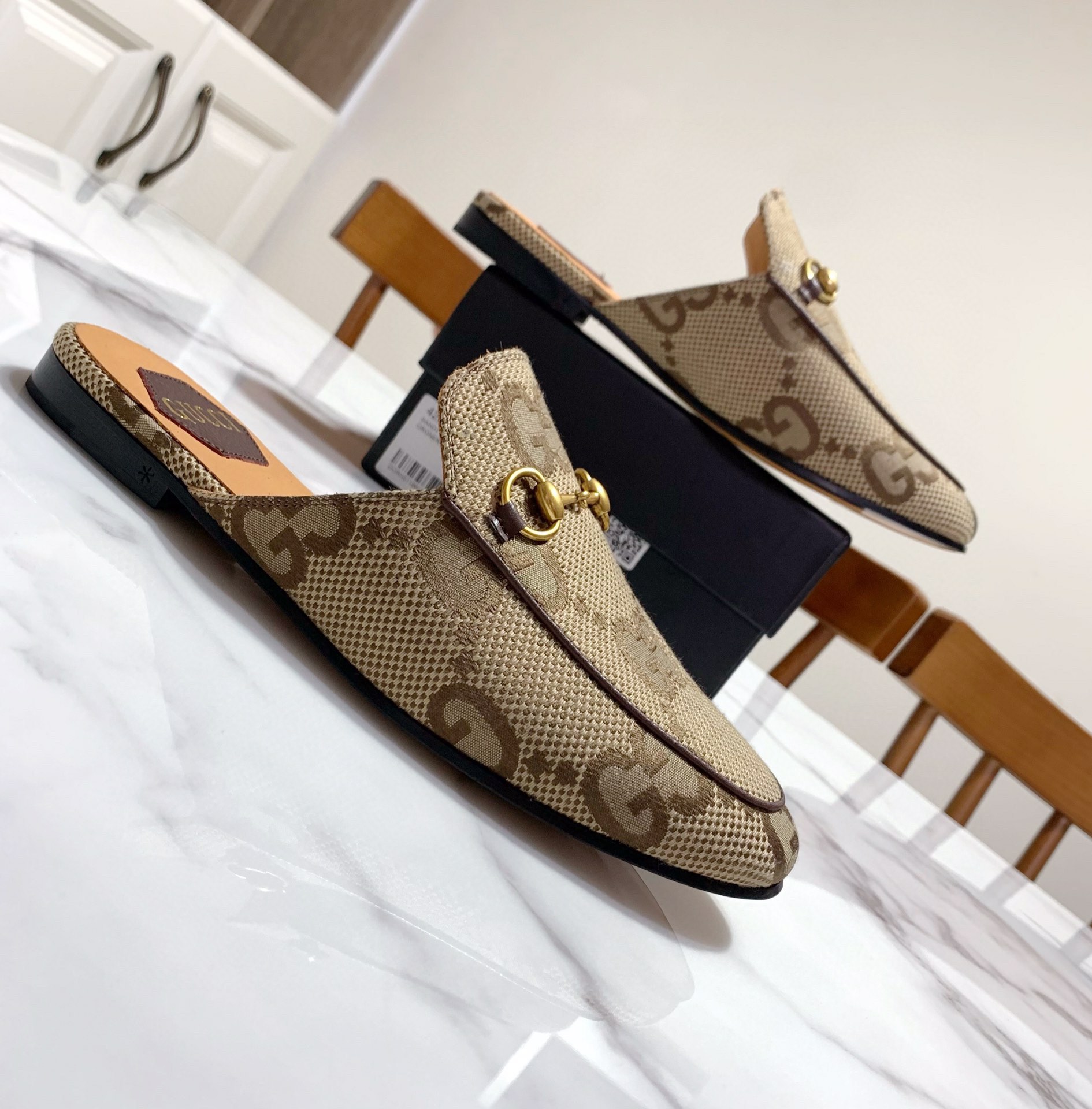 Gucci shoe359