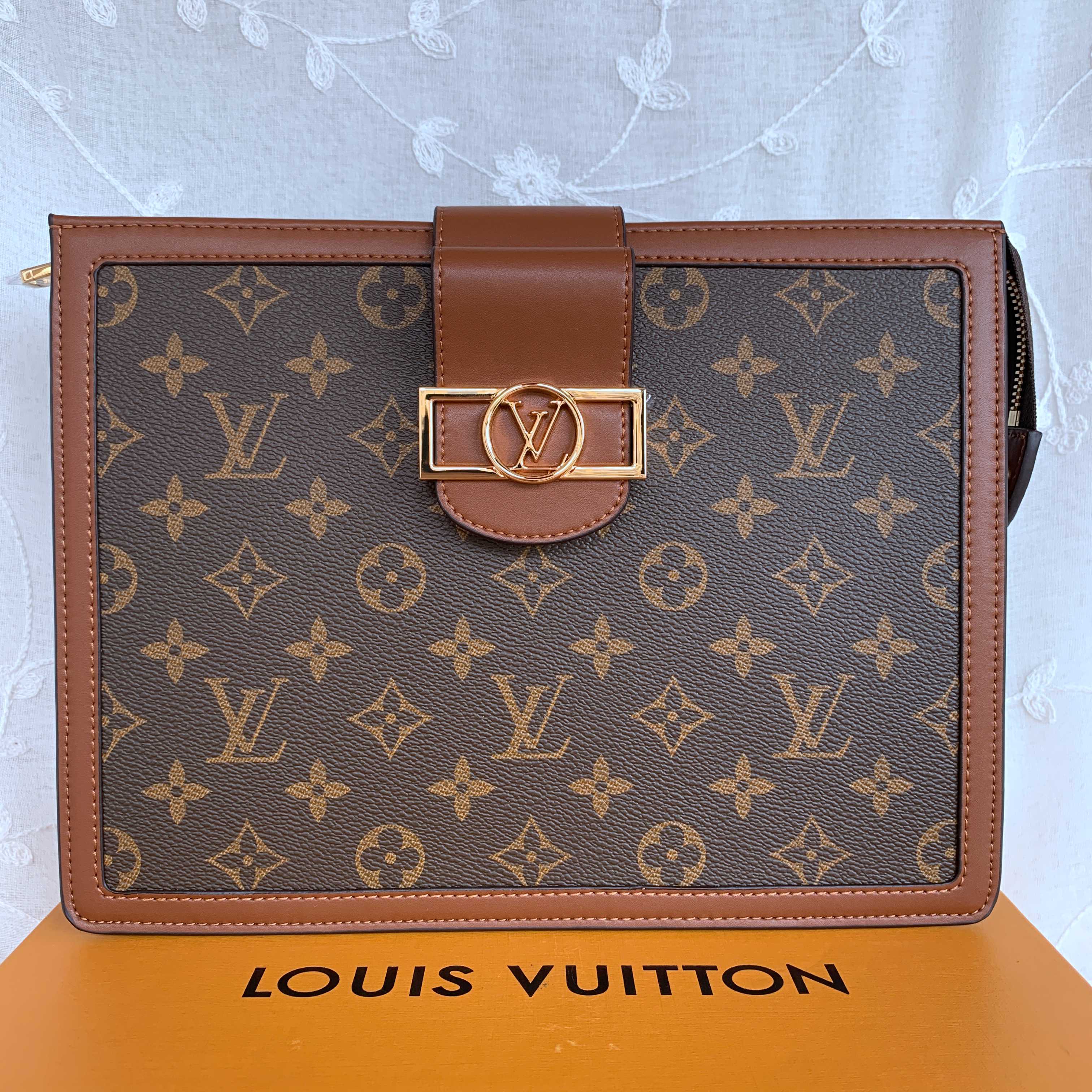 LV POCHETTE DAUPHINE M69184