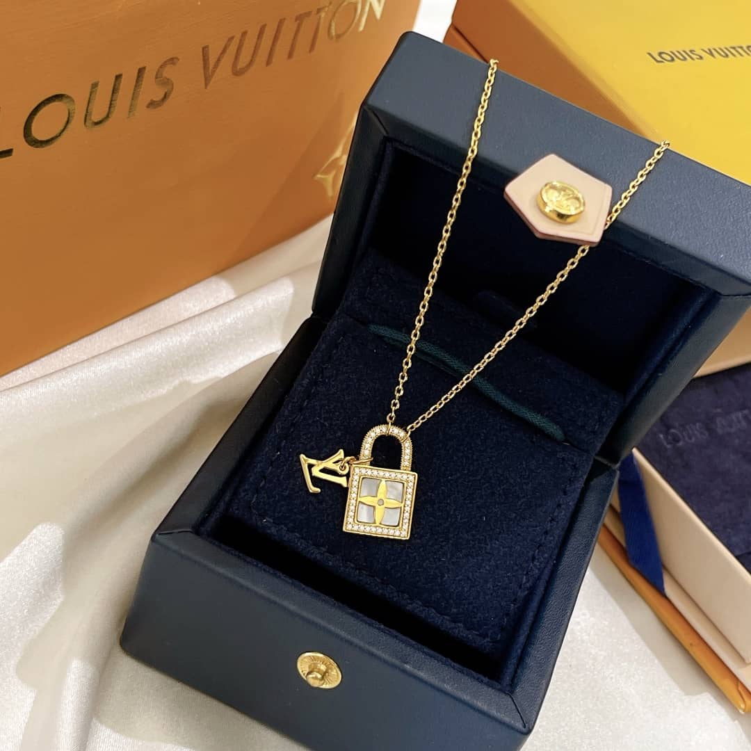 Replica Louis Vuitton Necklace