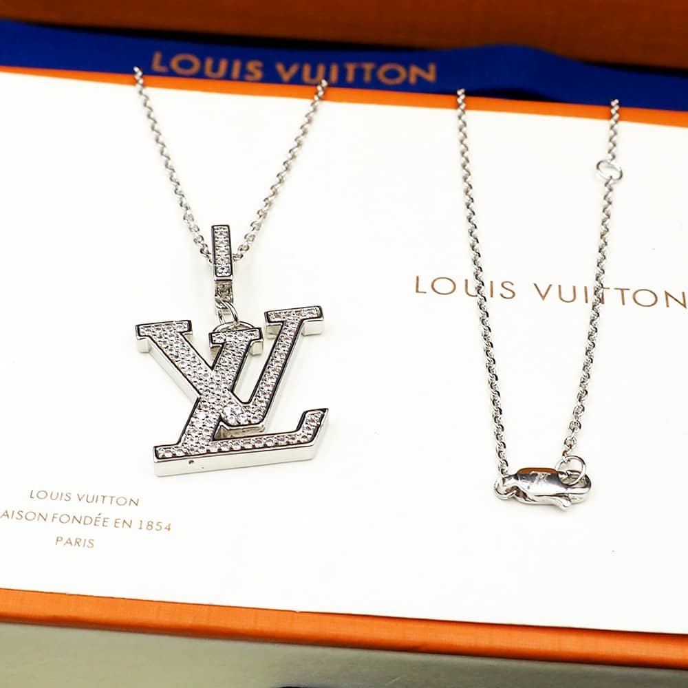 Replica Louis Vuitton Necklace