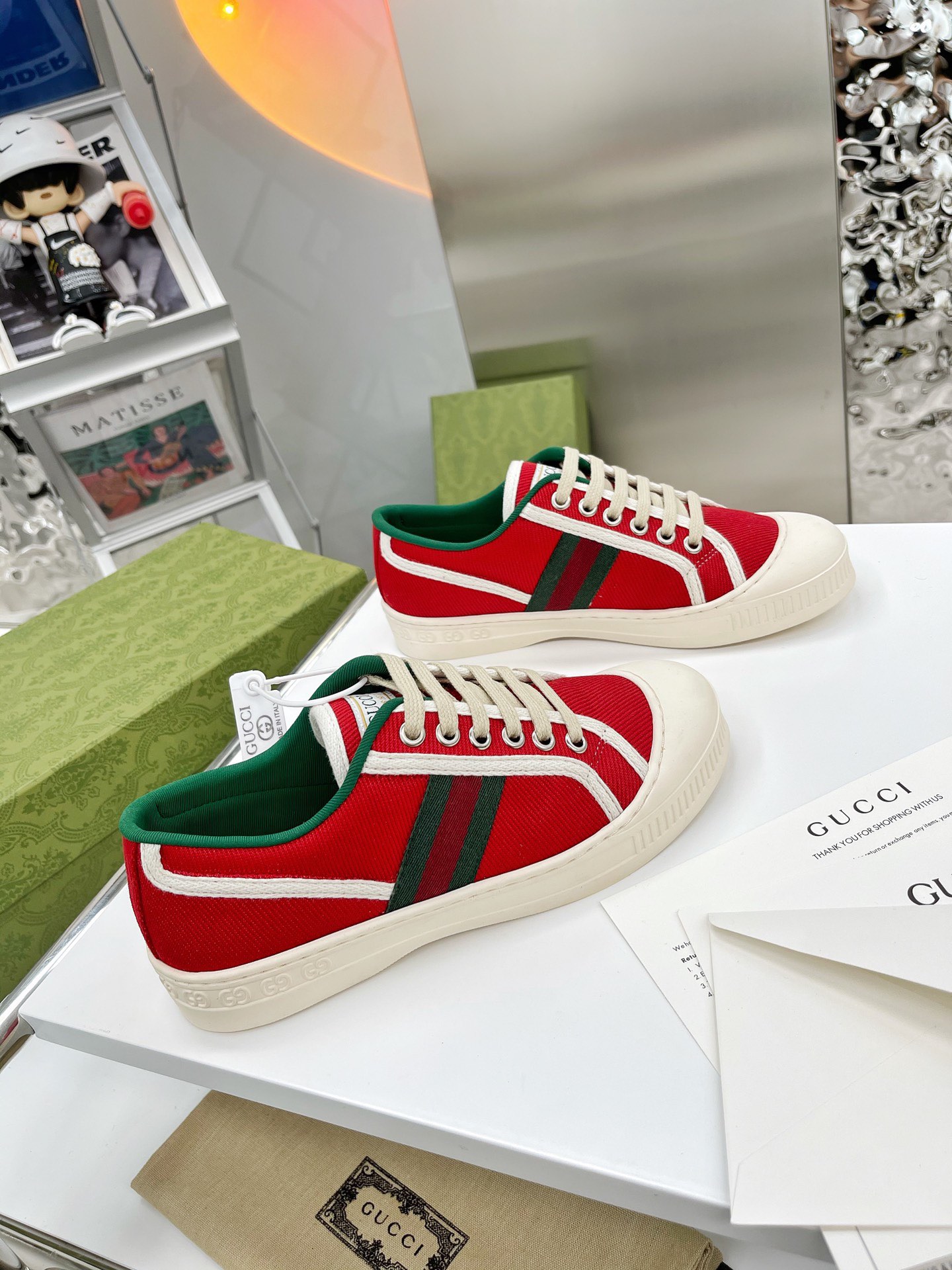 Gucci shoe173