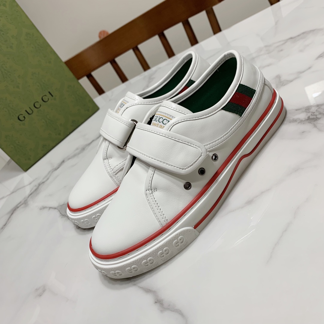 Gucci shoe109