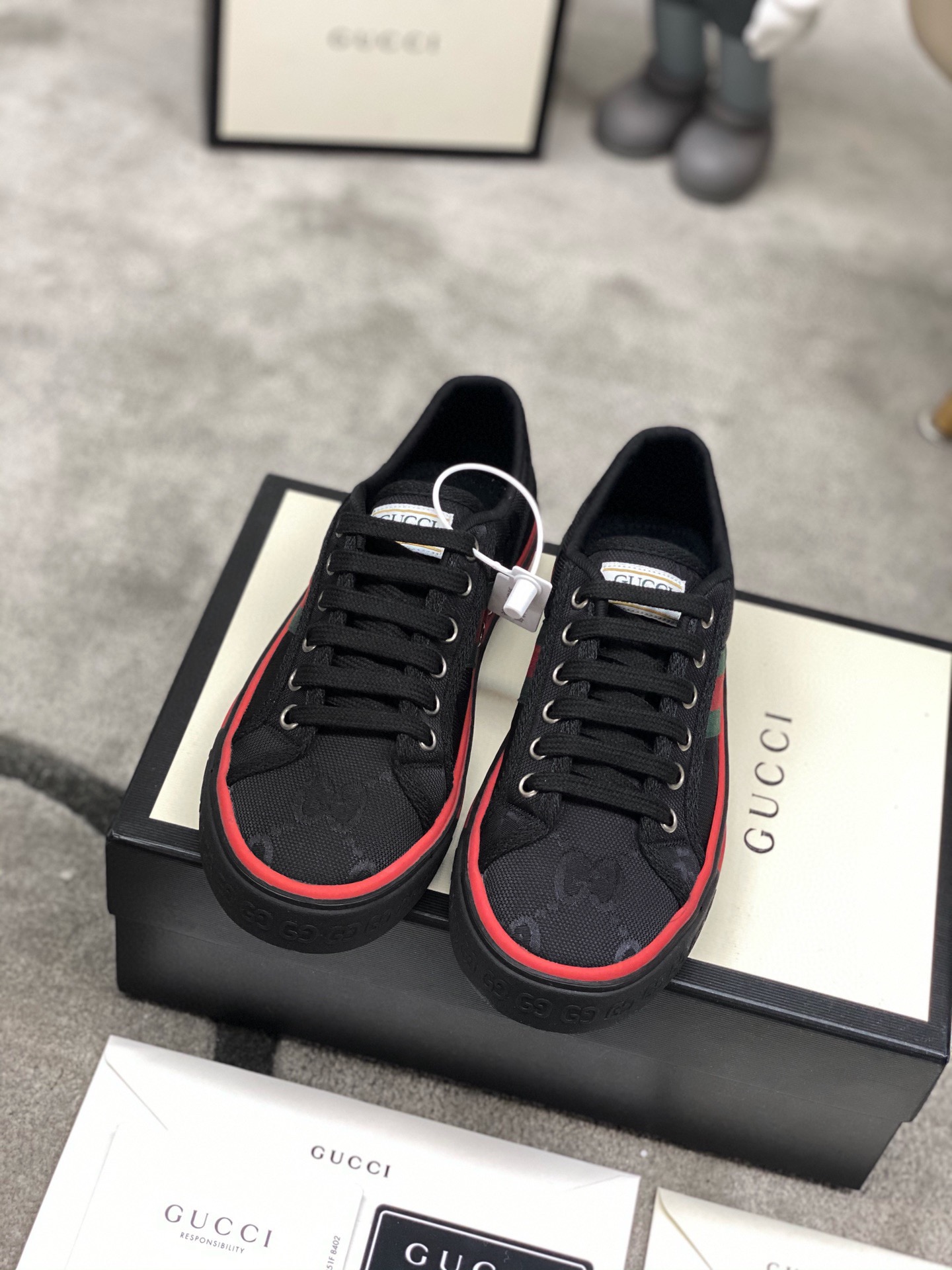 Gucci shoe201