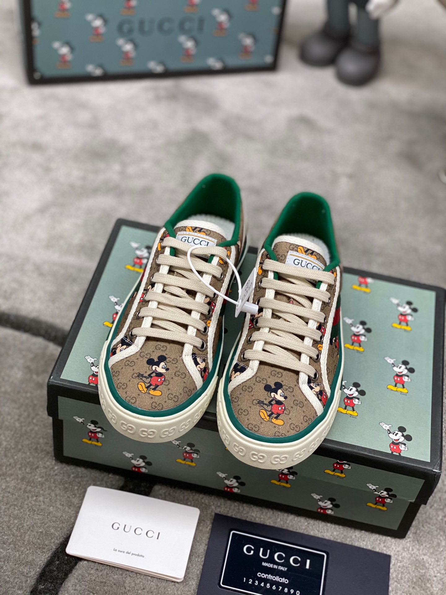 Gucci shoe206