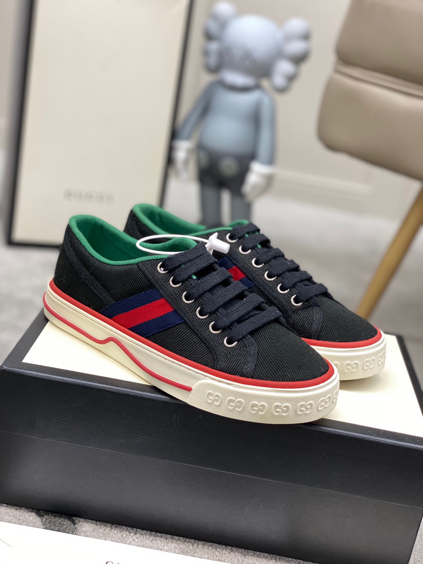 Gucci shoe207