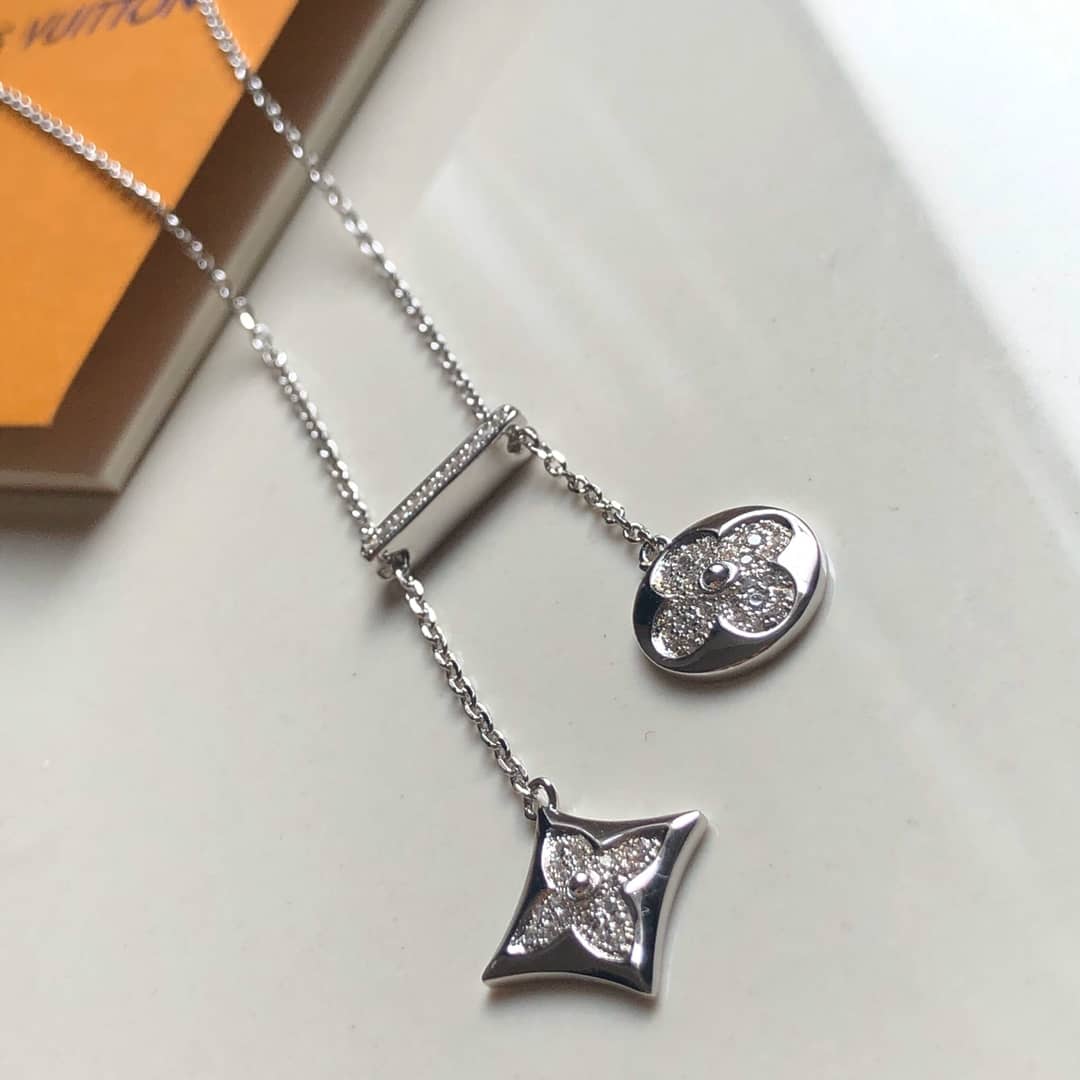Knockoff Louis Vuitton Logo Necklace