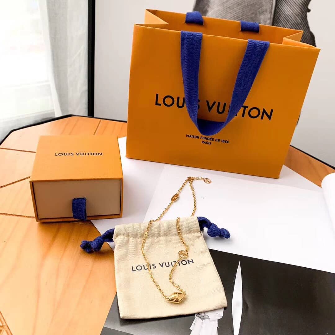 Replica Louis Vuitton Necklace