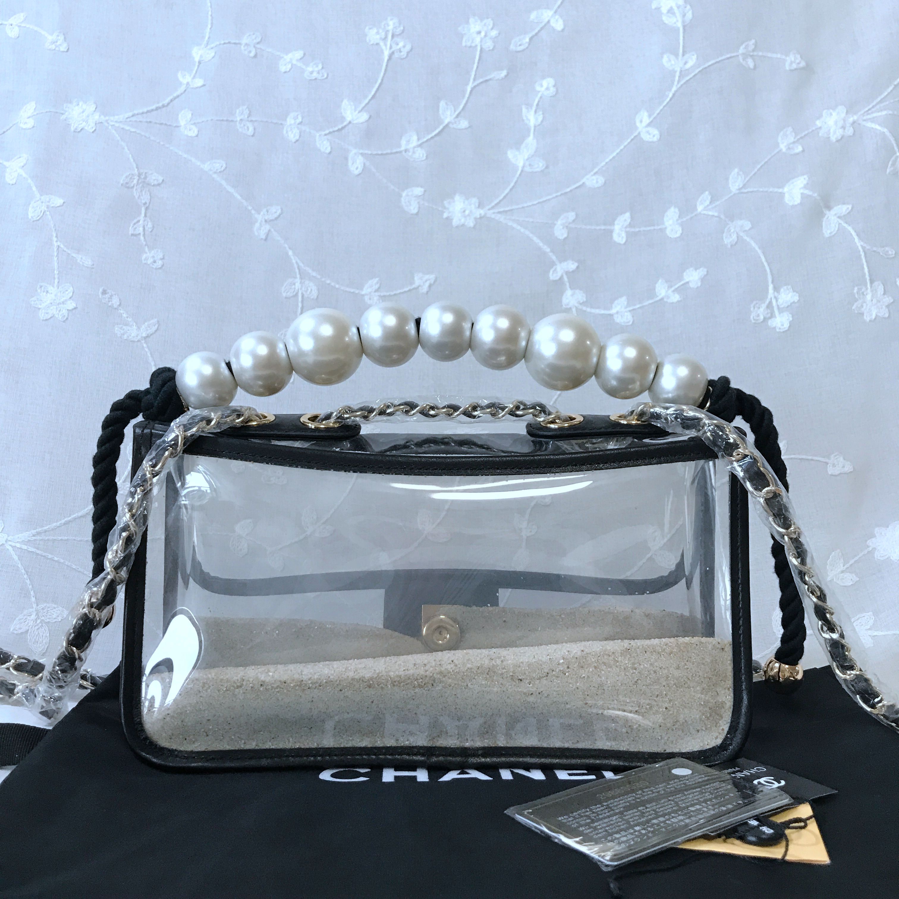 Chanel Shoulder bag AS0520