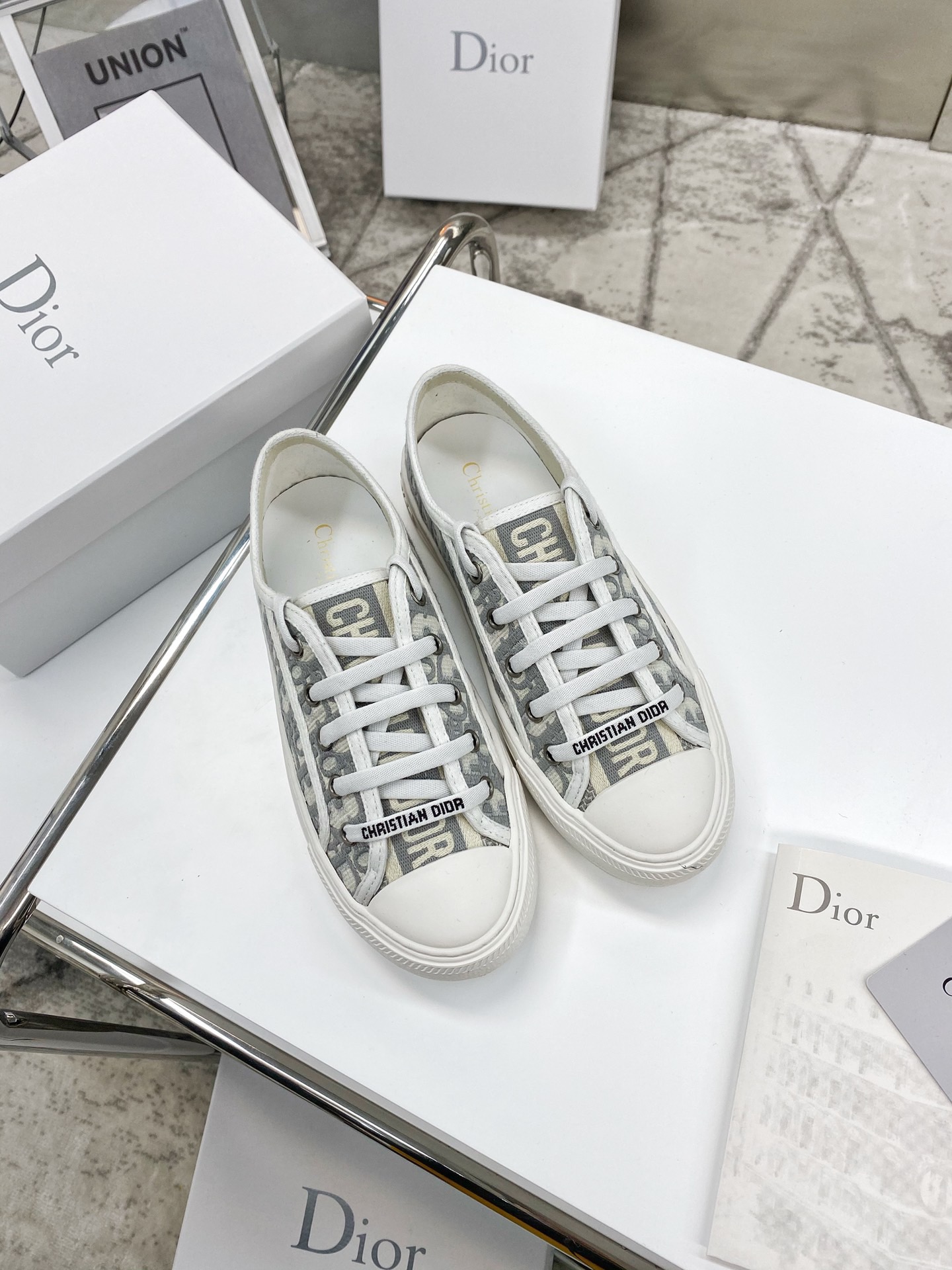 Dior shoes272