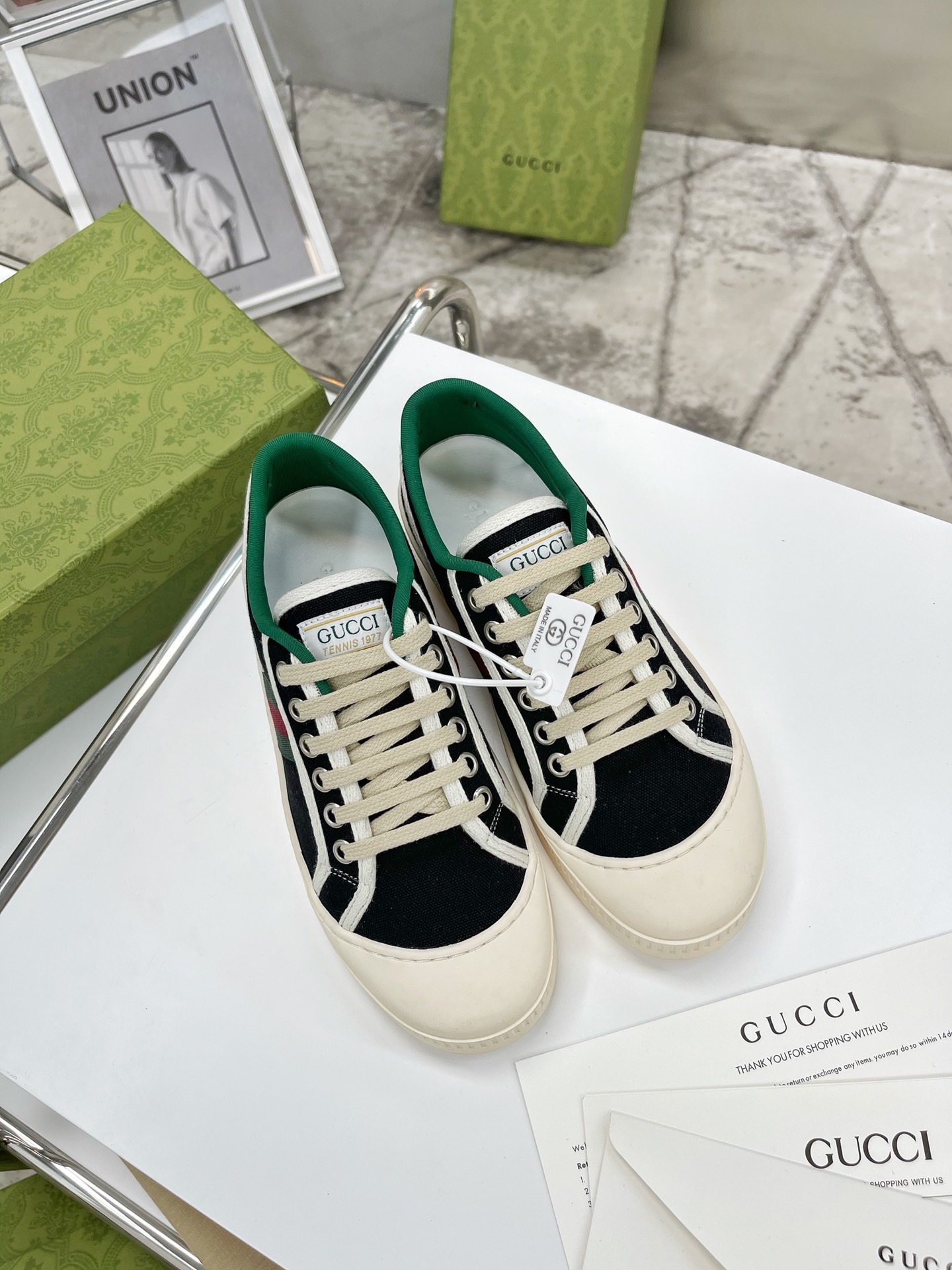 Gucci shoe170