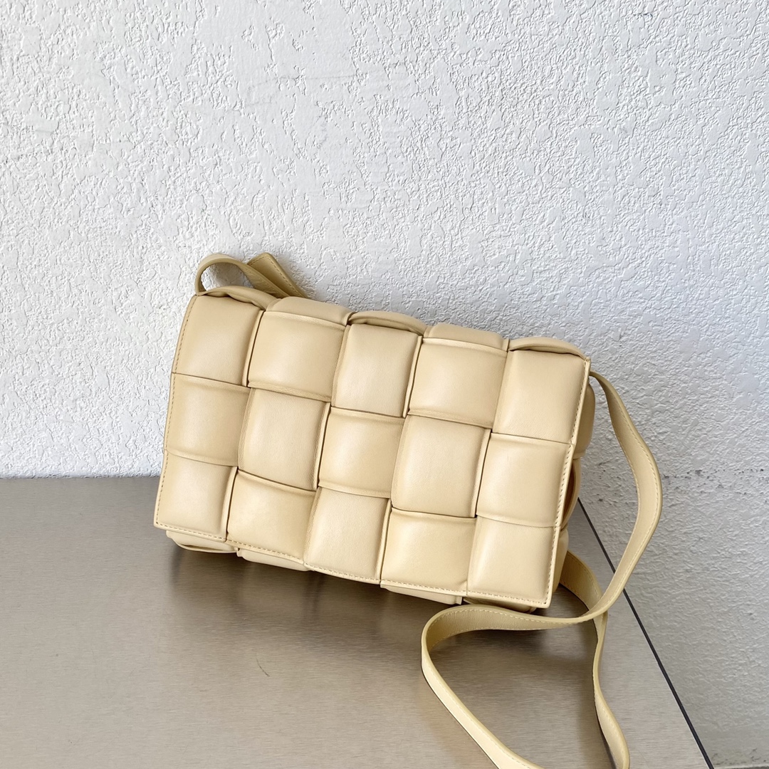 BOTTEGA VENETA THE CHAIN CASSETTE