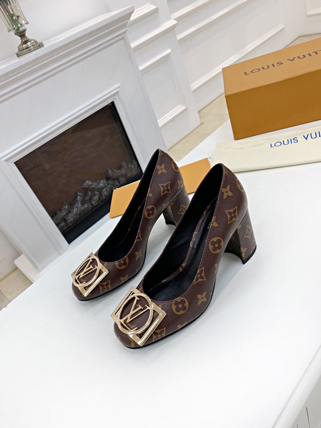 LV shoes96