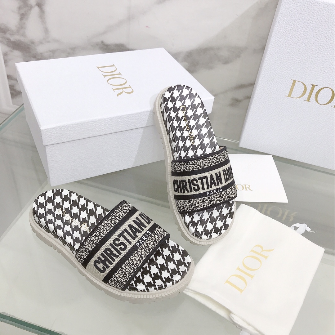 Dior shoes34