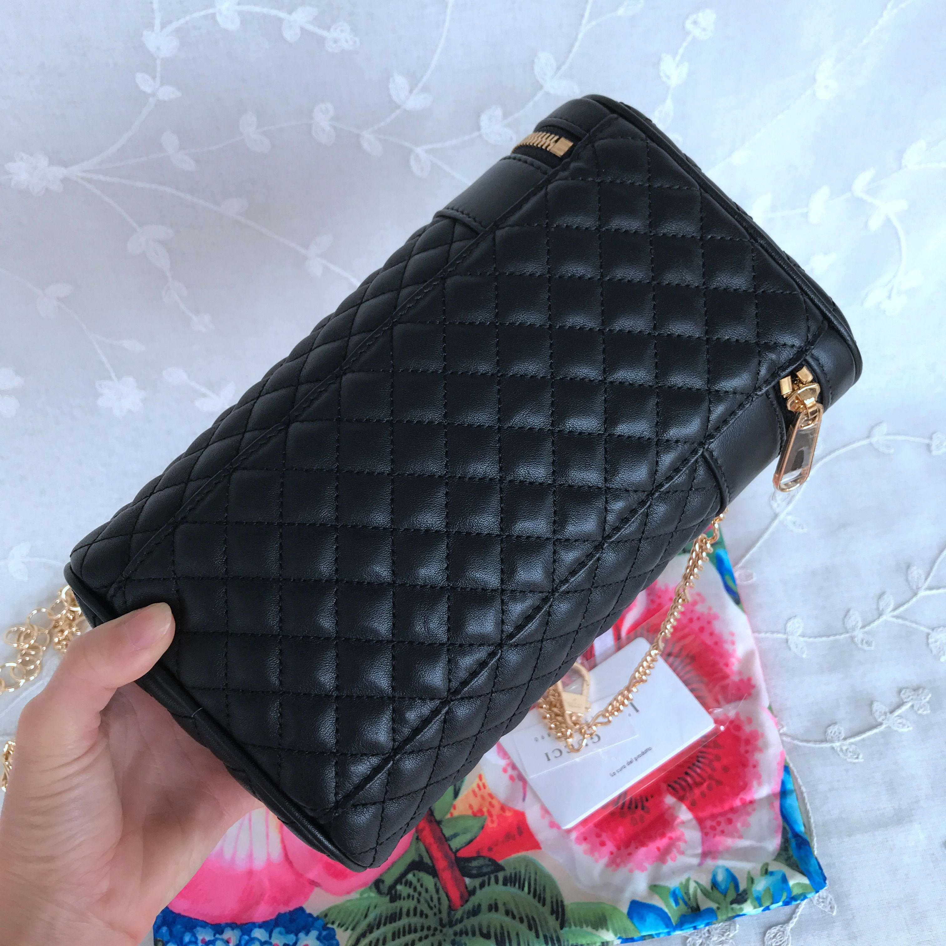 Gucci Shoulder Bag 572298