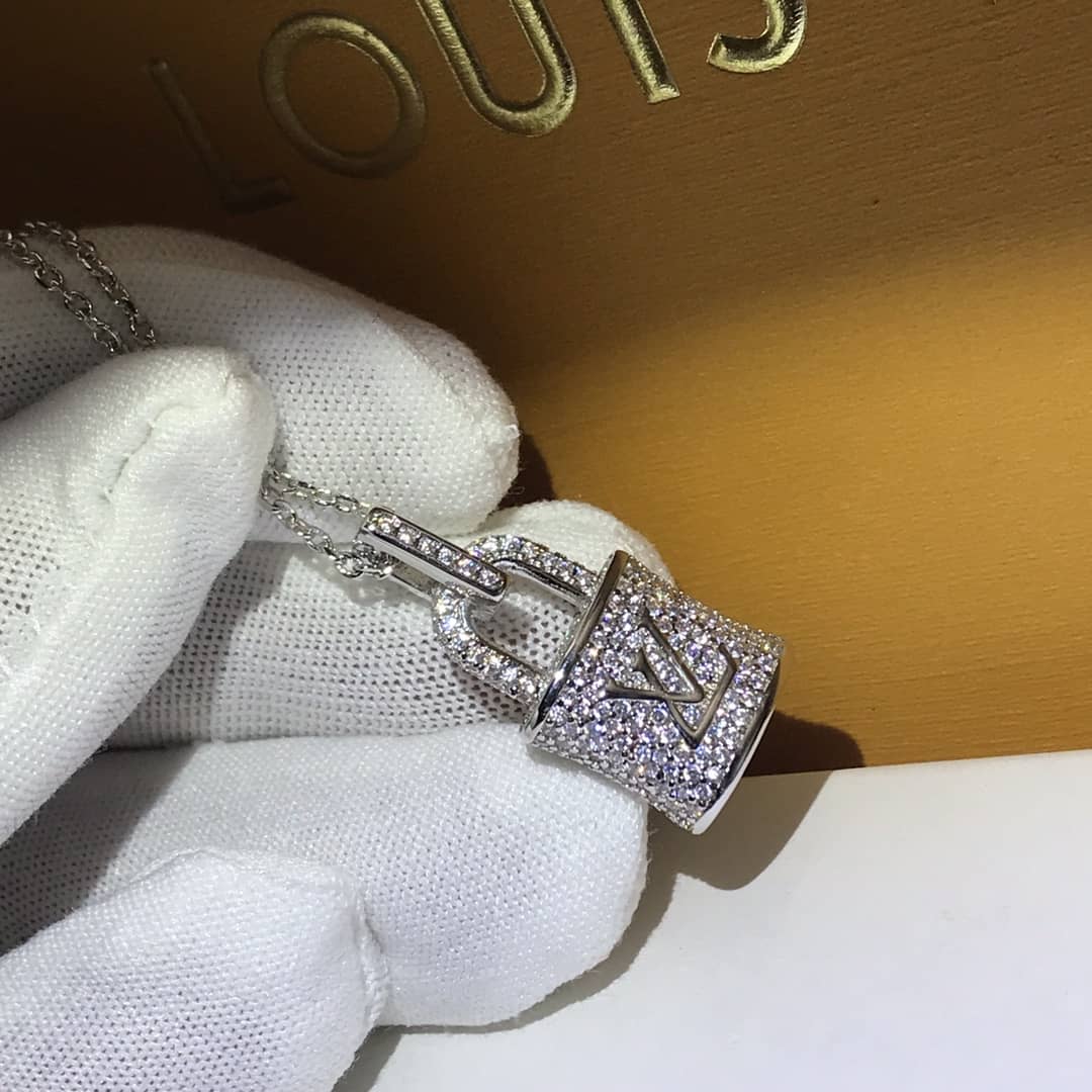 Cheap Louis Vuitton Necklace