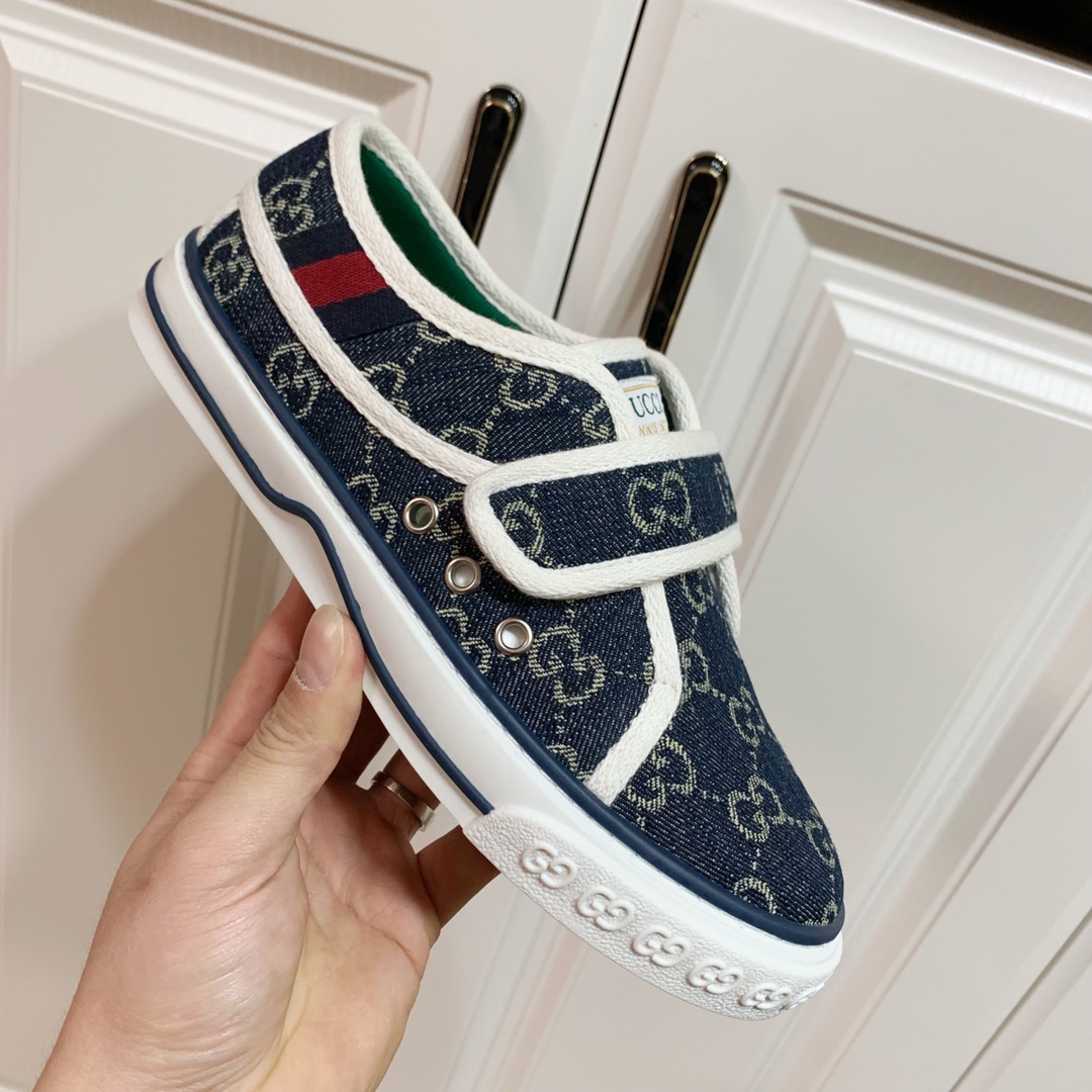 Gucci shoe112