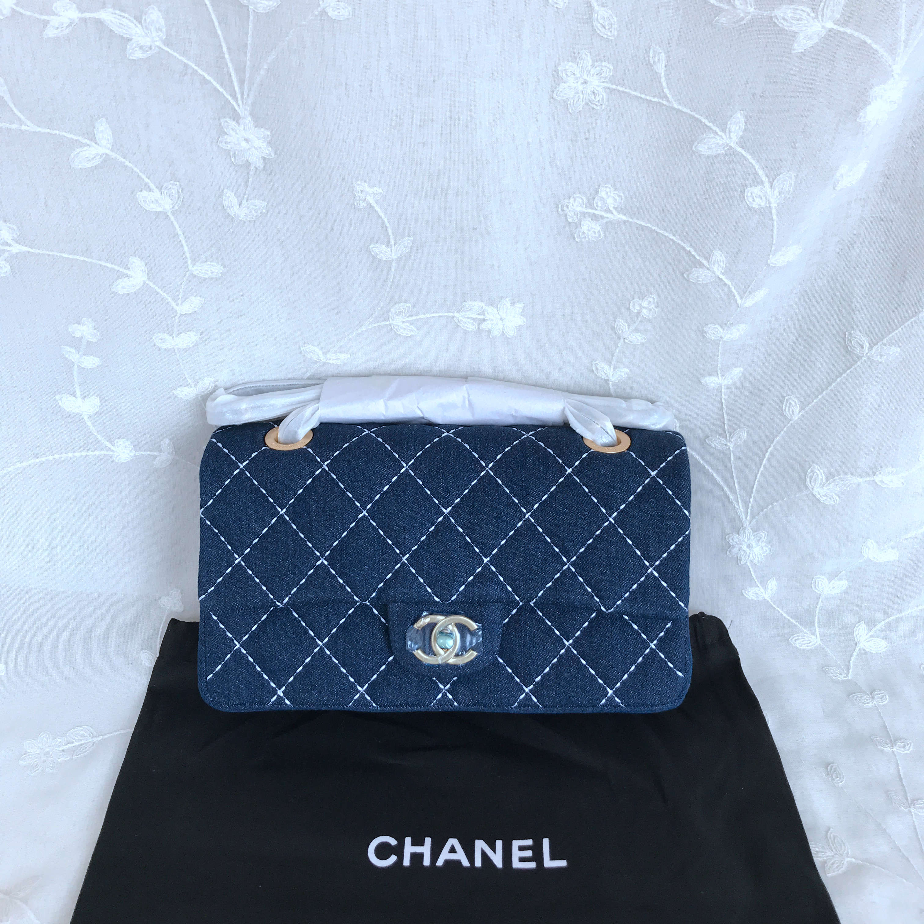 CHANEL CLASSIC HANDBAG AS1328