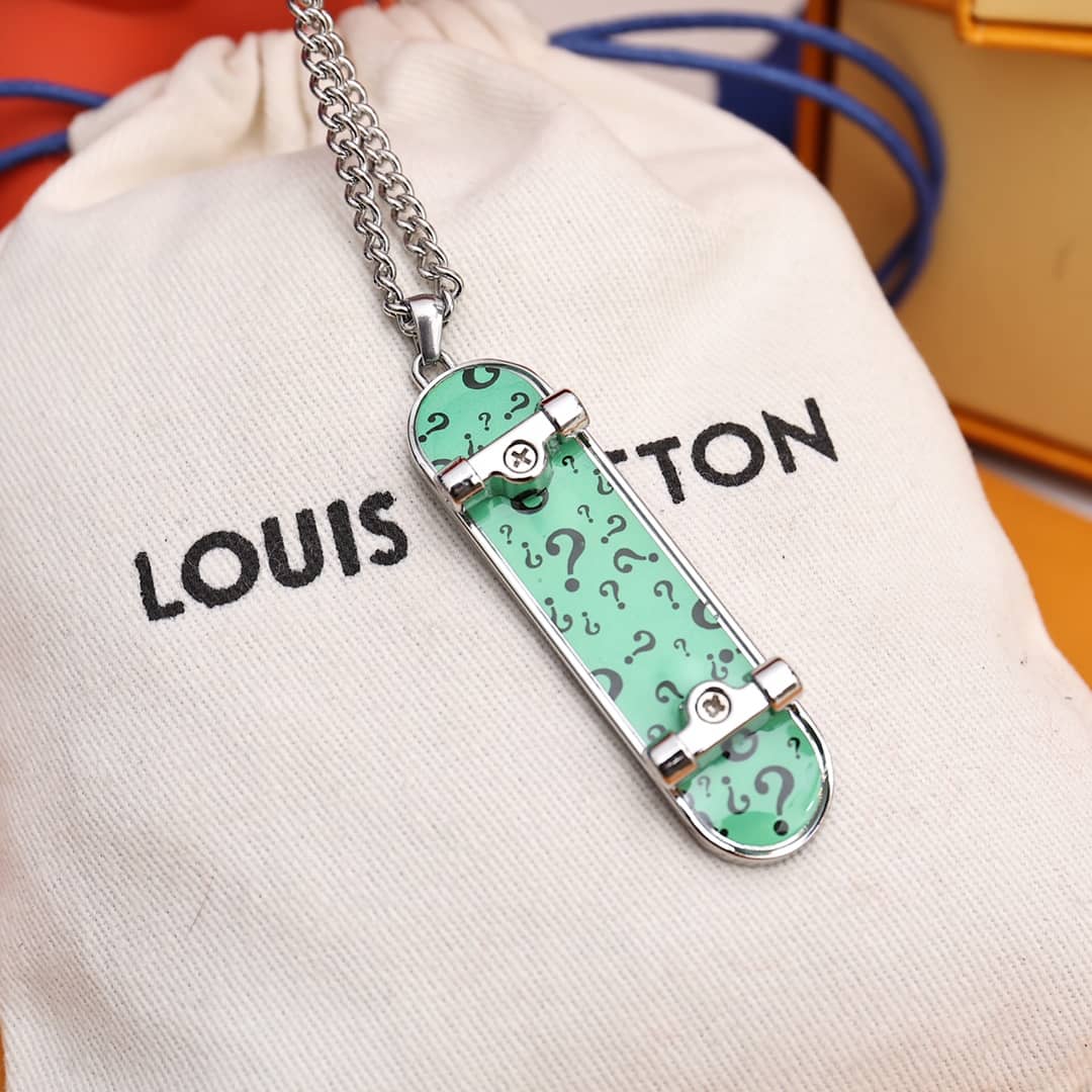Louis Vuitton Best AAA Replica Necklace
