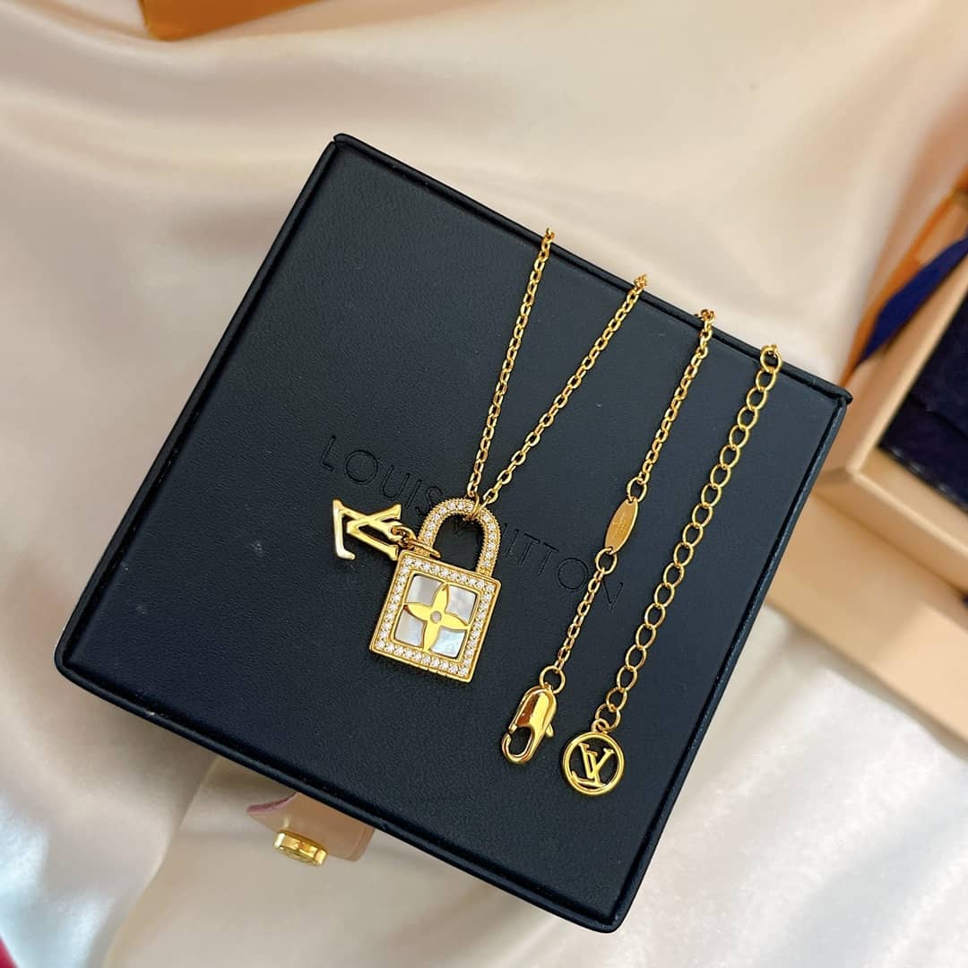 Replica Louis Vuitton Necklace