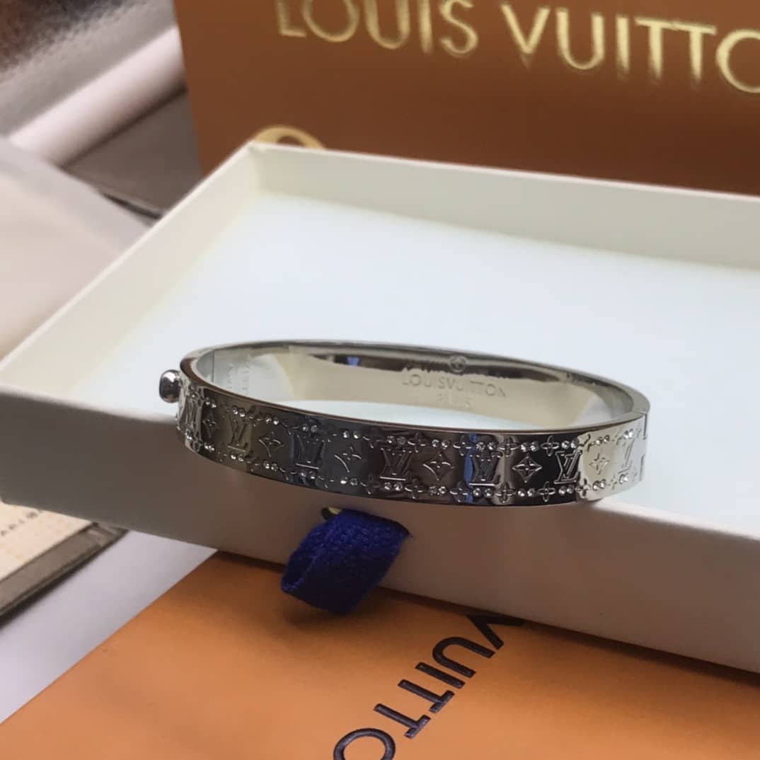 7 Star Louis Vuitton Bracelet