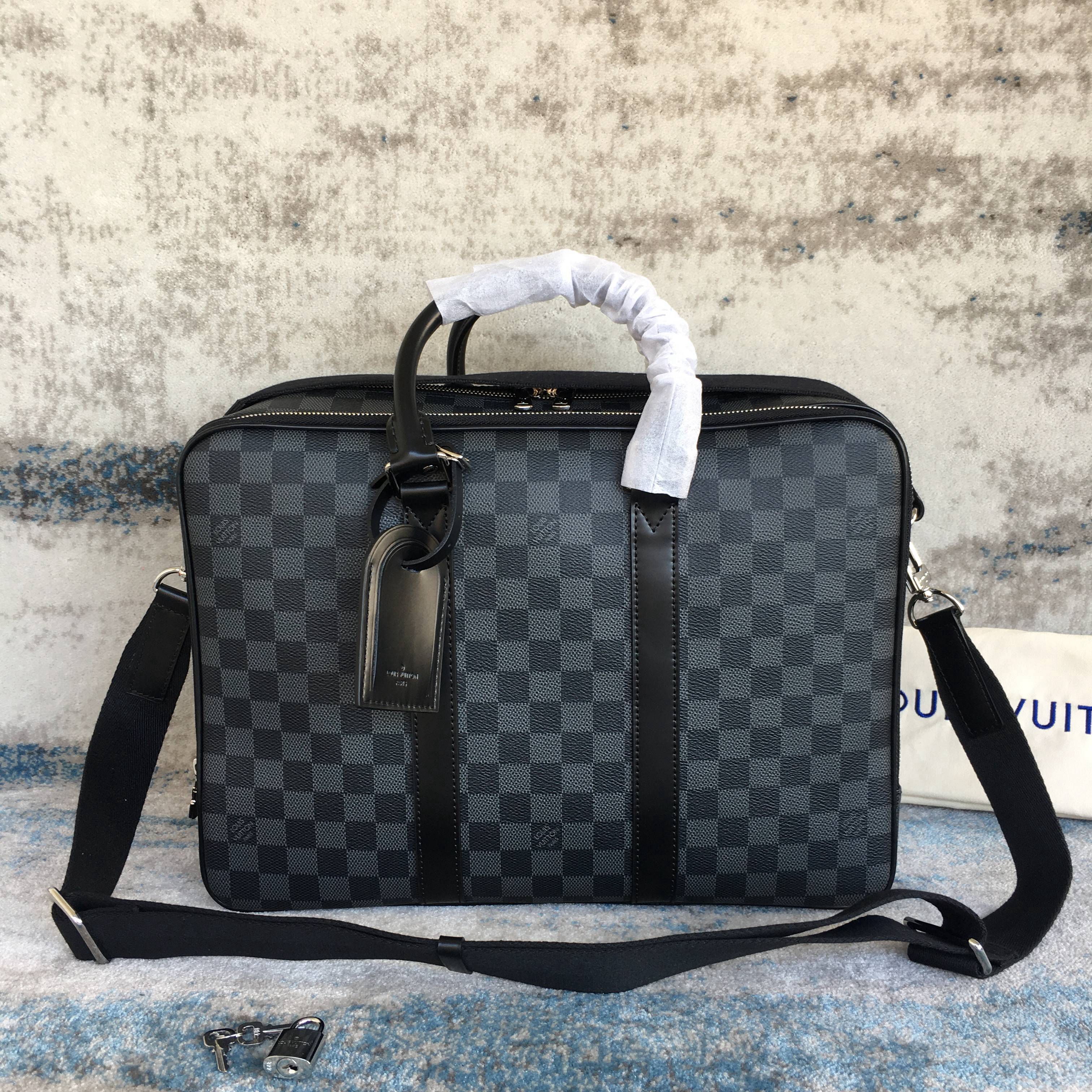 LV PORTE-DOCUMENTS VOYAGE PM N40007