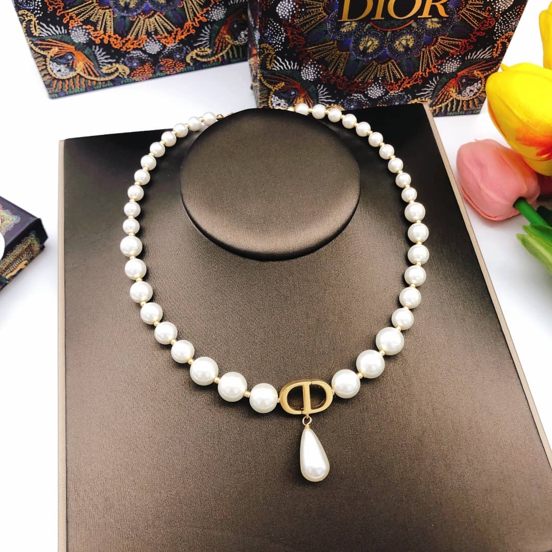 7 Star Dior Necklace
