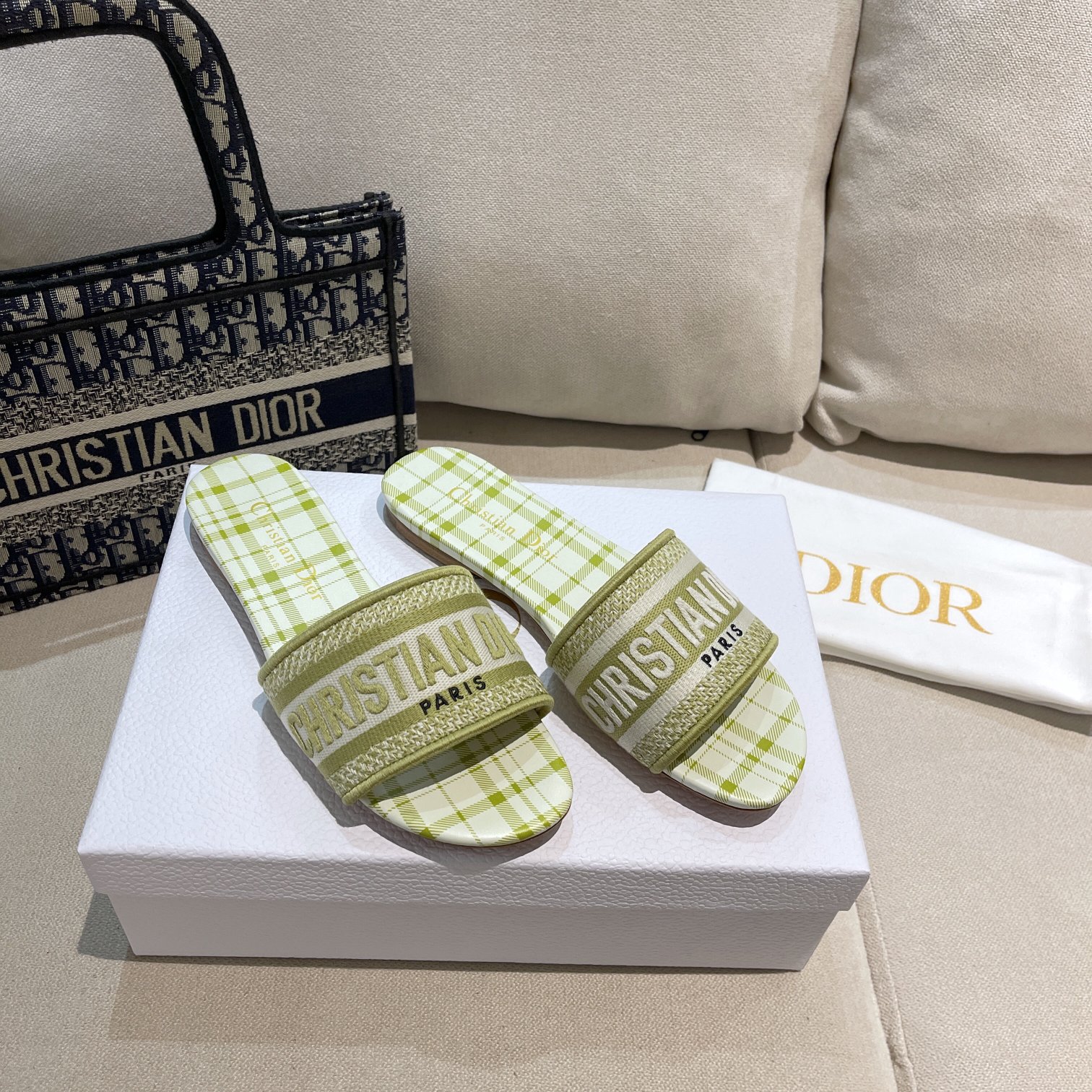 Dior shoes87